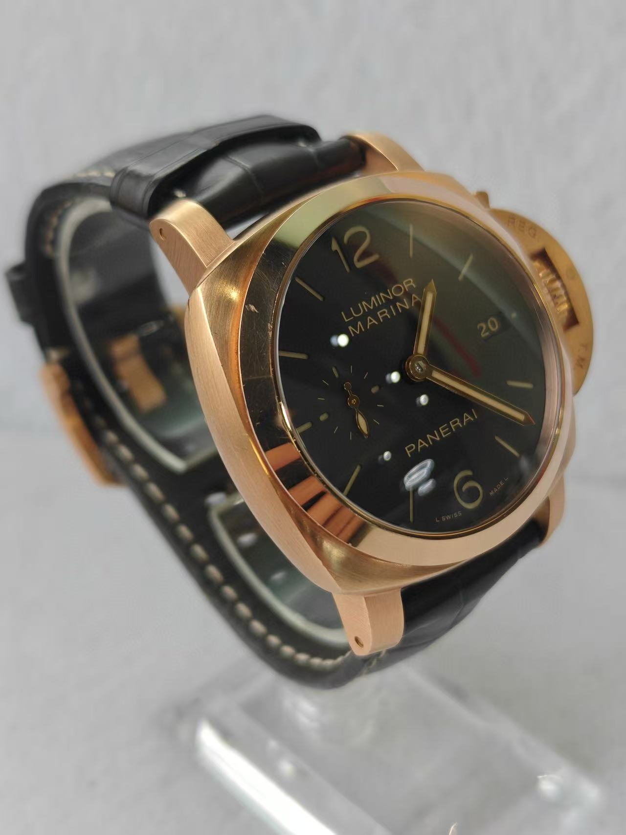 Panerai PAM00393 detail 2