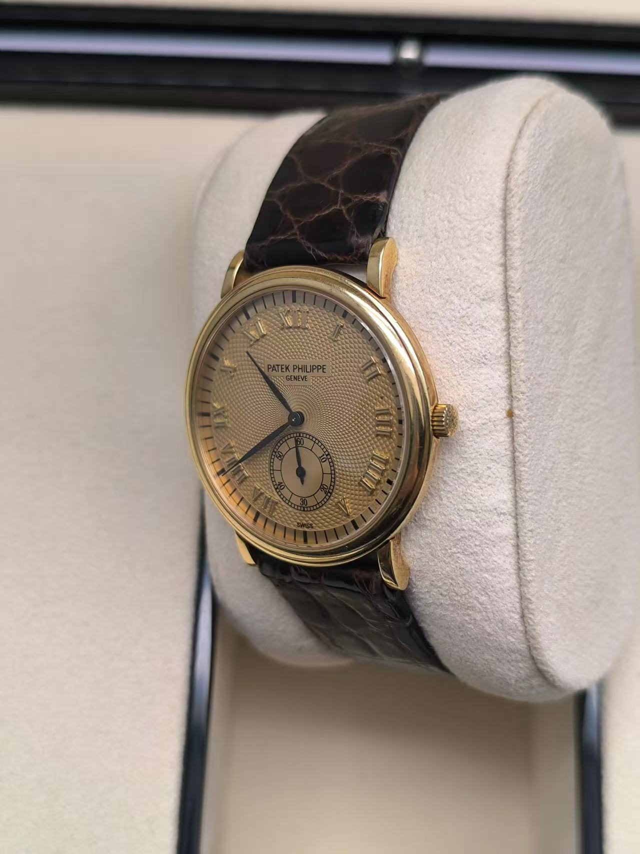 Patek Philippe 5022J-001 detail 1