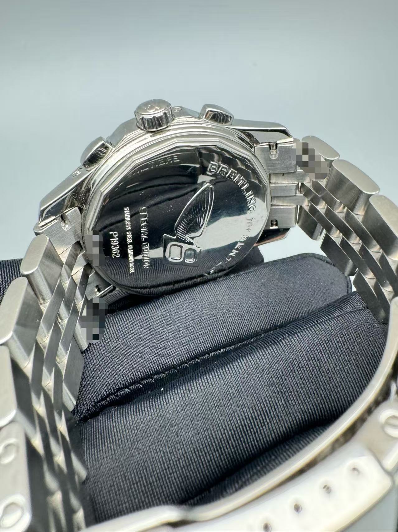 Breitling P1936212 / C730 detail 2