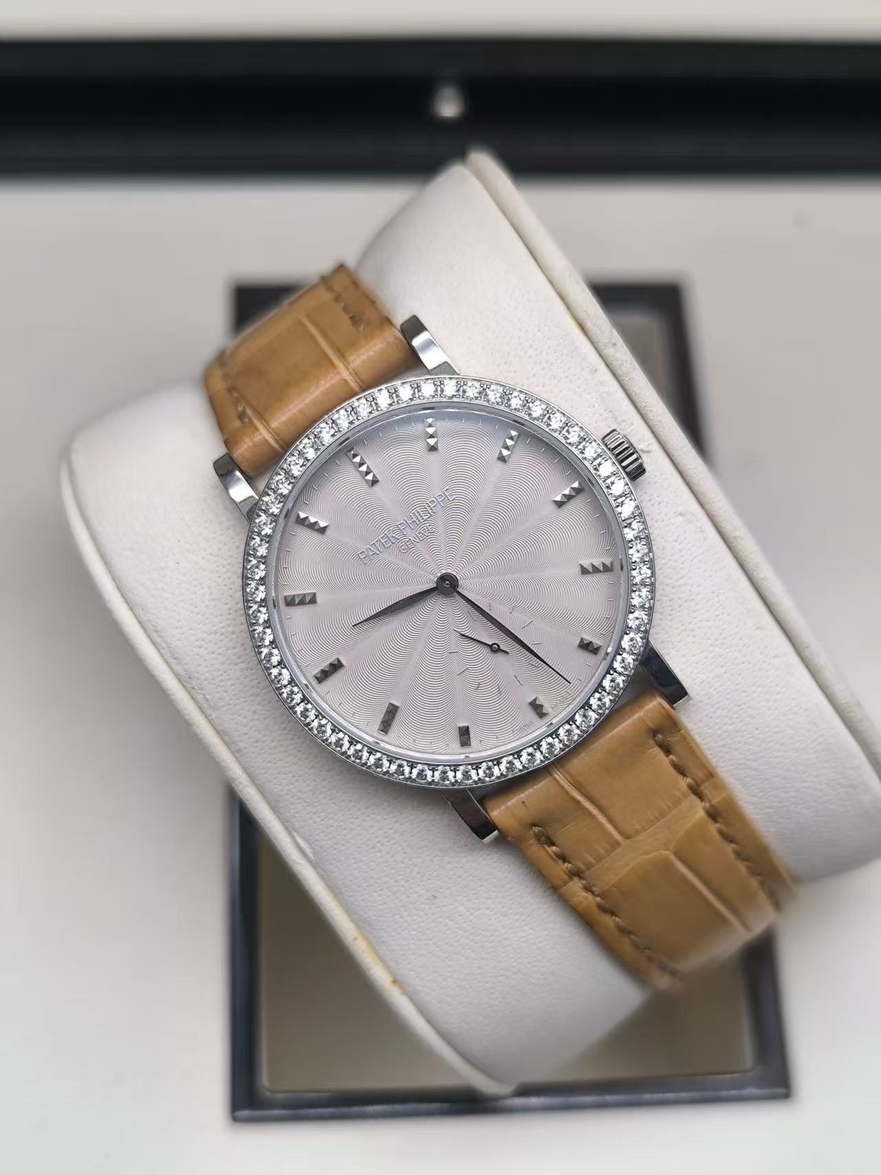 Patek Philippe 7120G-001 detail 6