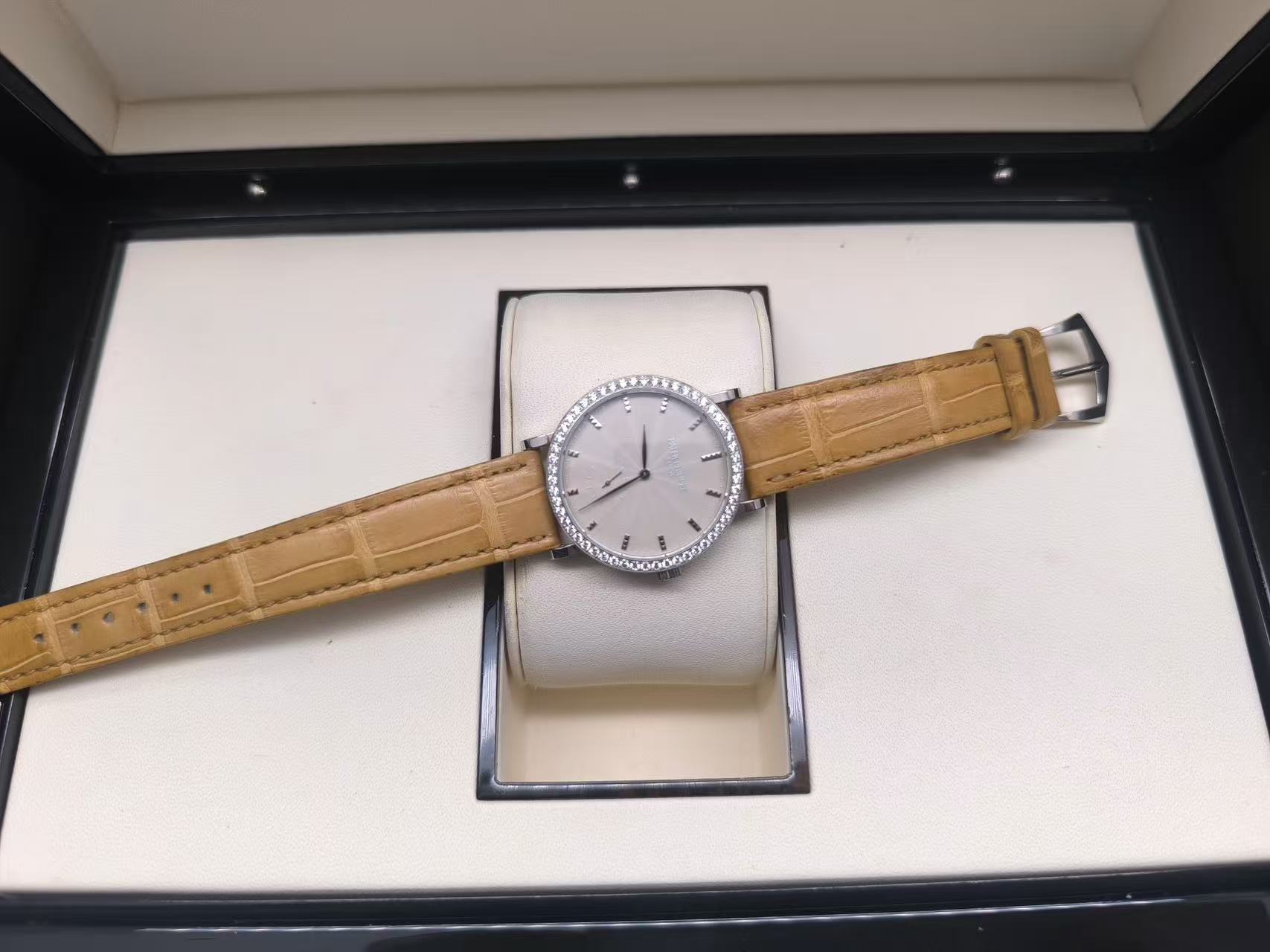 Patek Philippe 7120G-001 detail 7