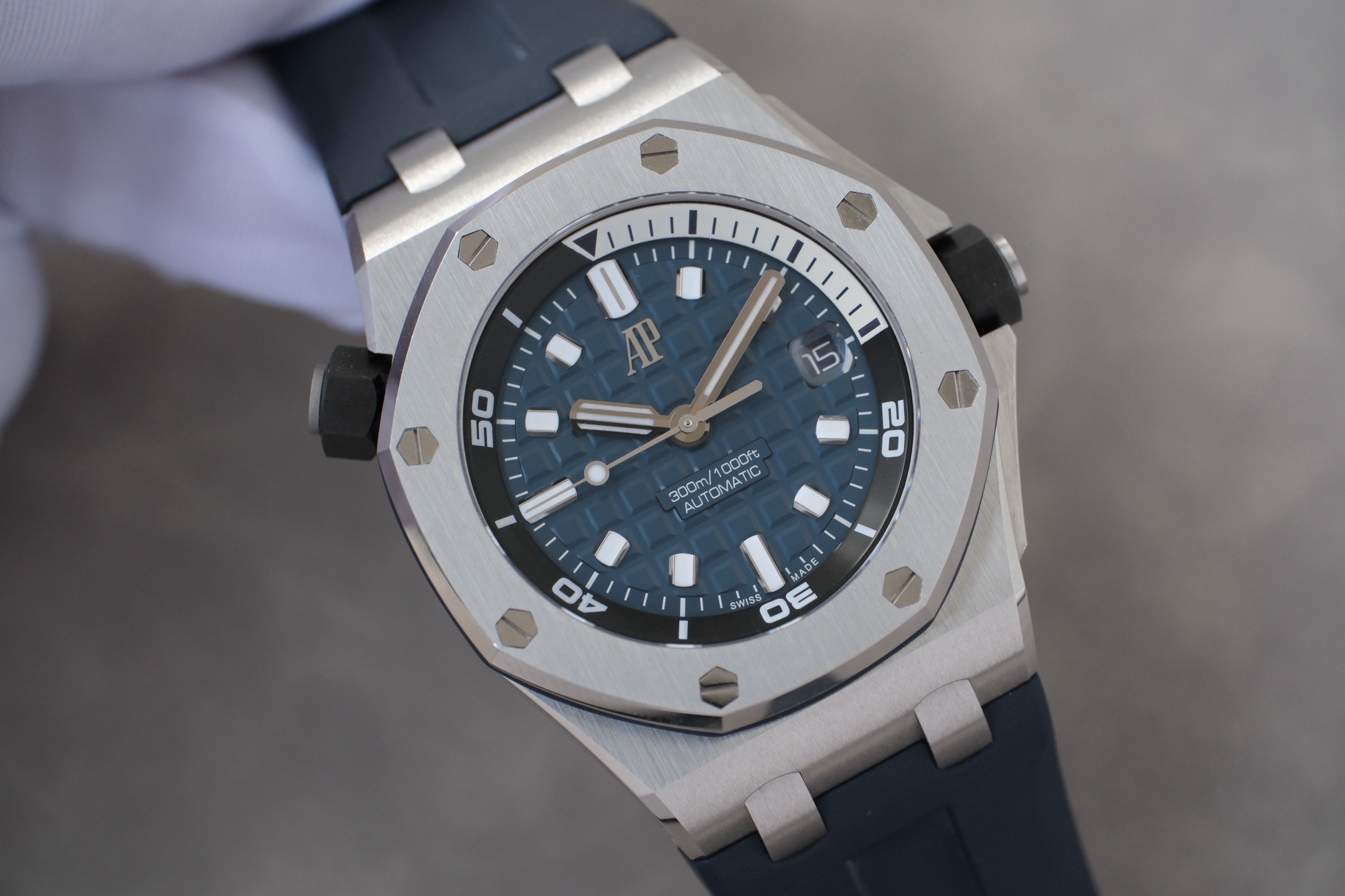 Audemars Piguet 15720ST.OO.A027CA.01 detail 1
