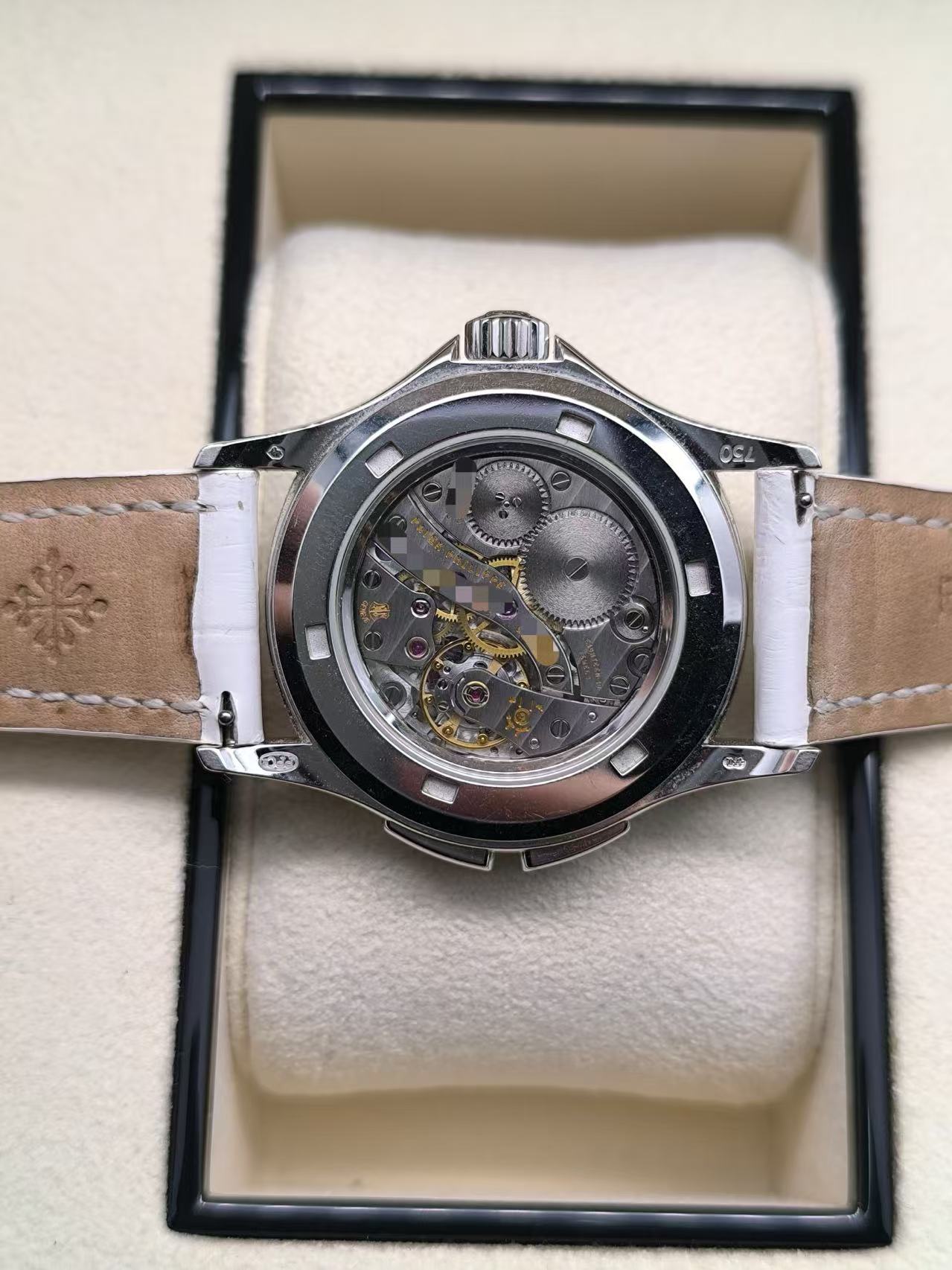 Patek Philippe 4934G-001 detail 8