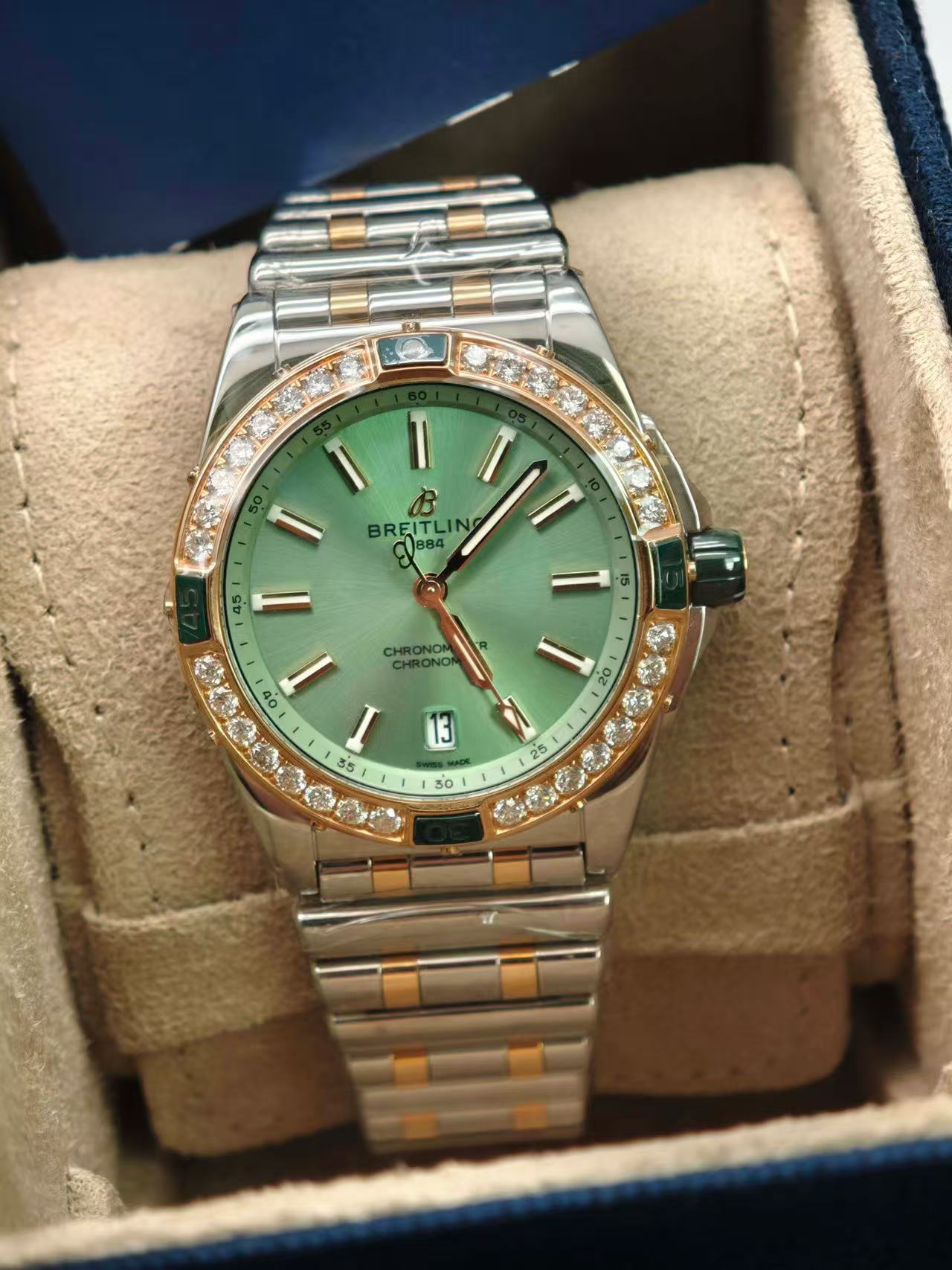 Breitling U17356531L1U1 detail 6