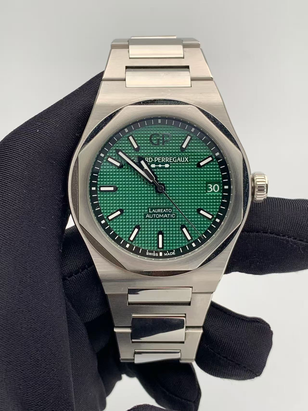 Girard Perregaux 81010-11-3153-1CM