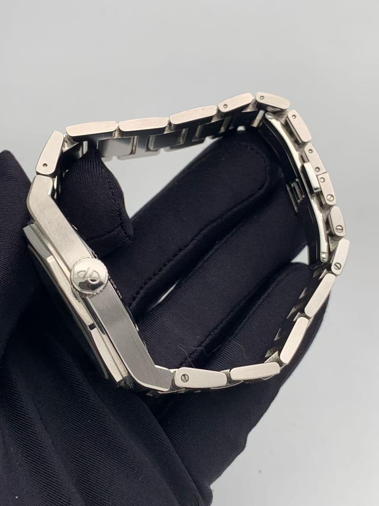Girard Perregaux 81010-11-3153-1CM detail 2