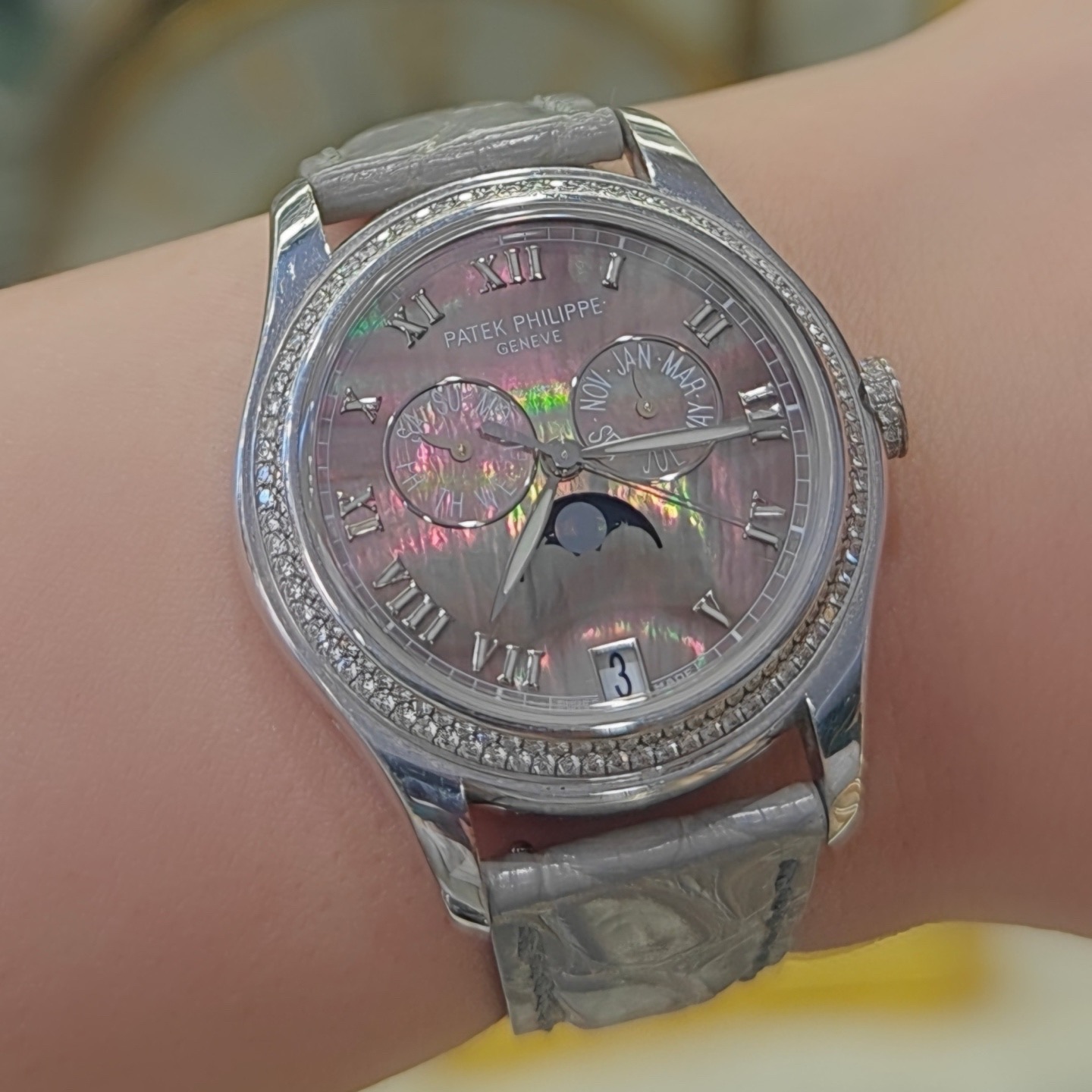 Patek Philippe 4936G-001 detail 2