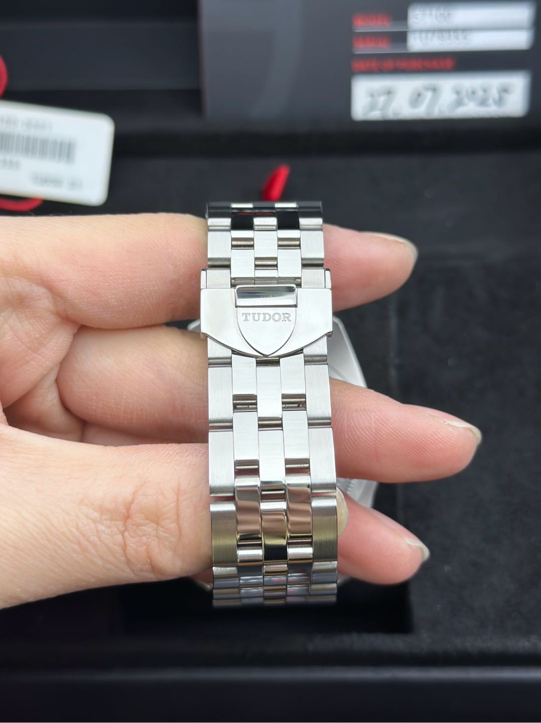 Tudor M57100-0001 detail 4