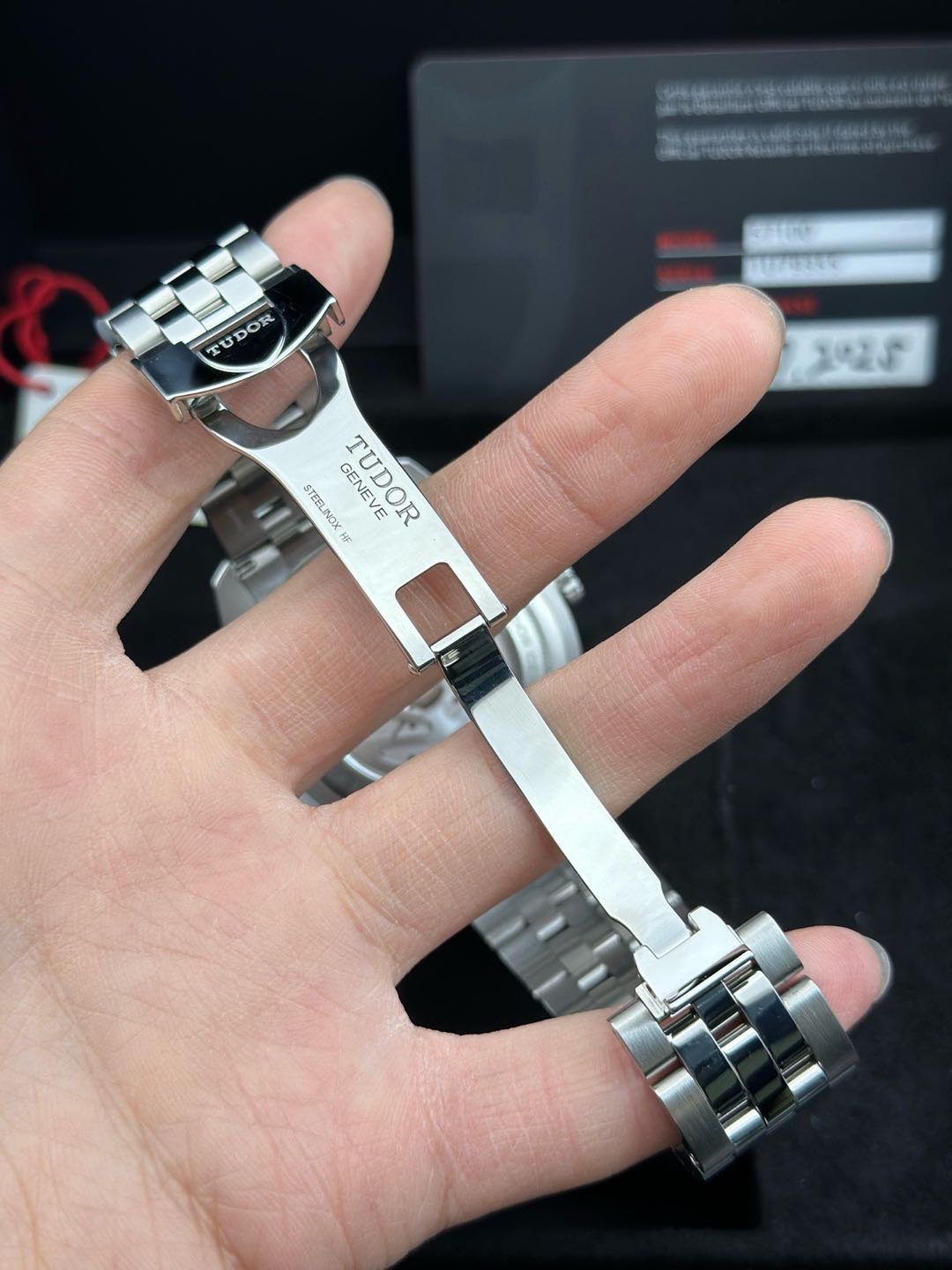 Tudor M57100-0001 detail 5