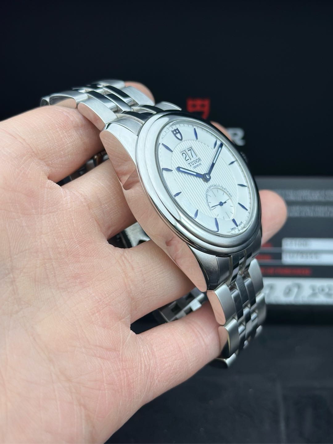 Tudor M57100-0001 detail 2