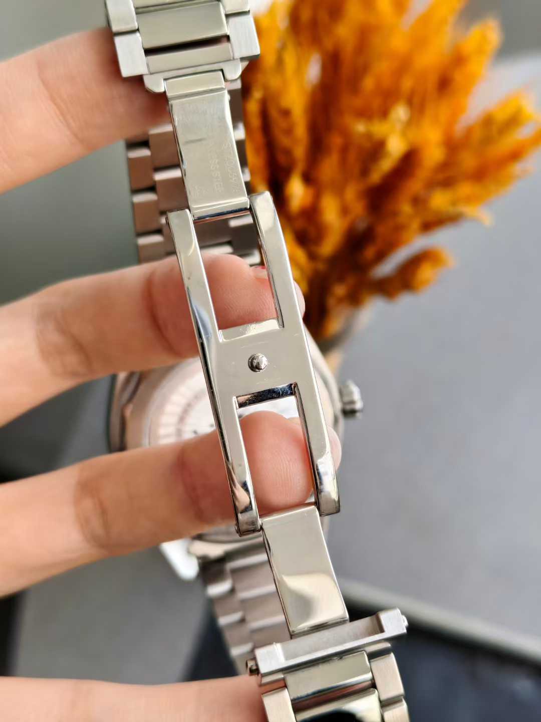 Omega 220.30.43.22.10.001 detail 5