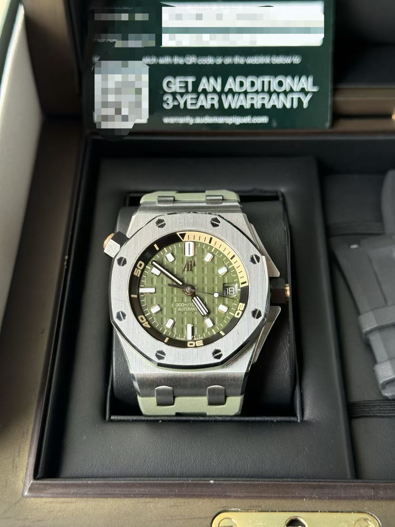 Audemars Piguet 15720st.oo.a052ca.01