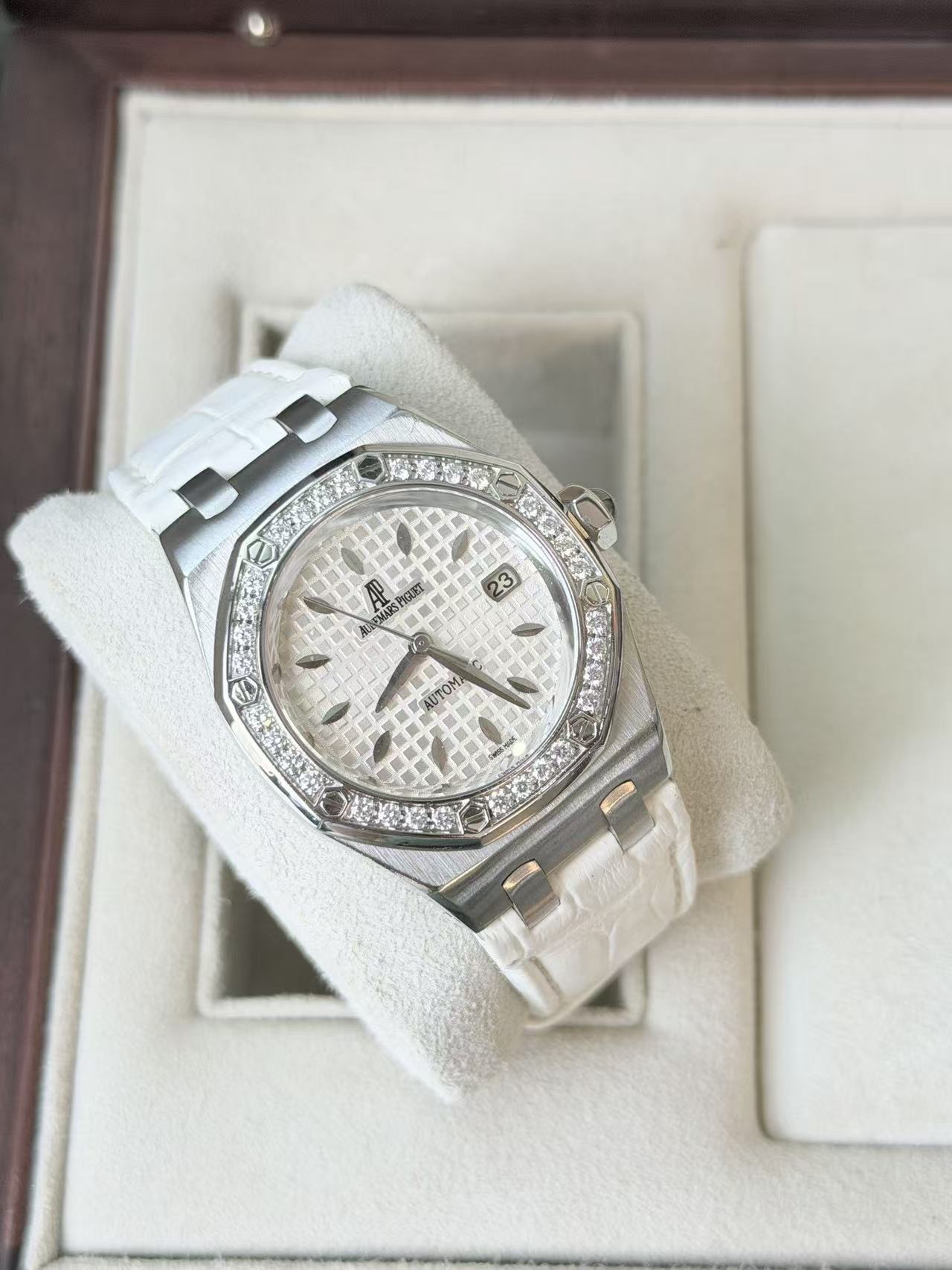 Audemars Piguet 77321st.zz.1230st.01 detail 2