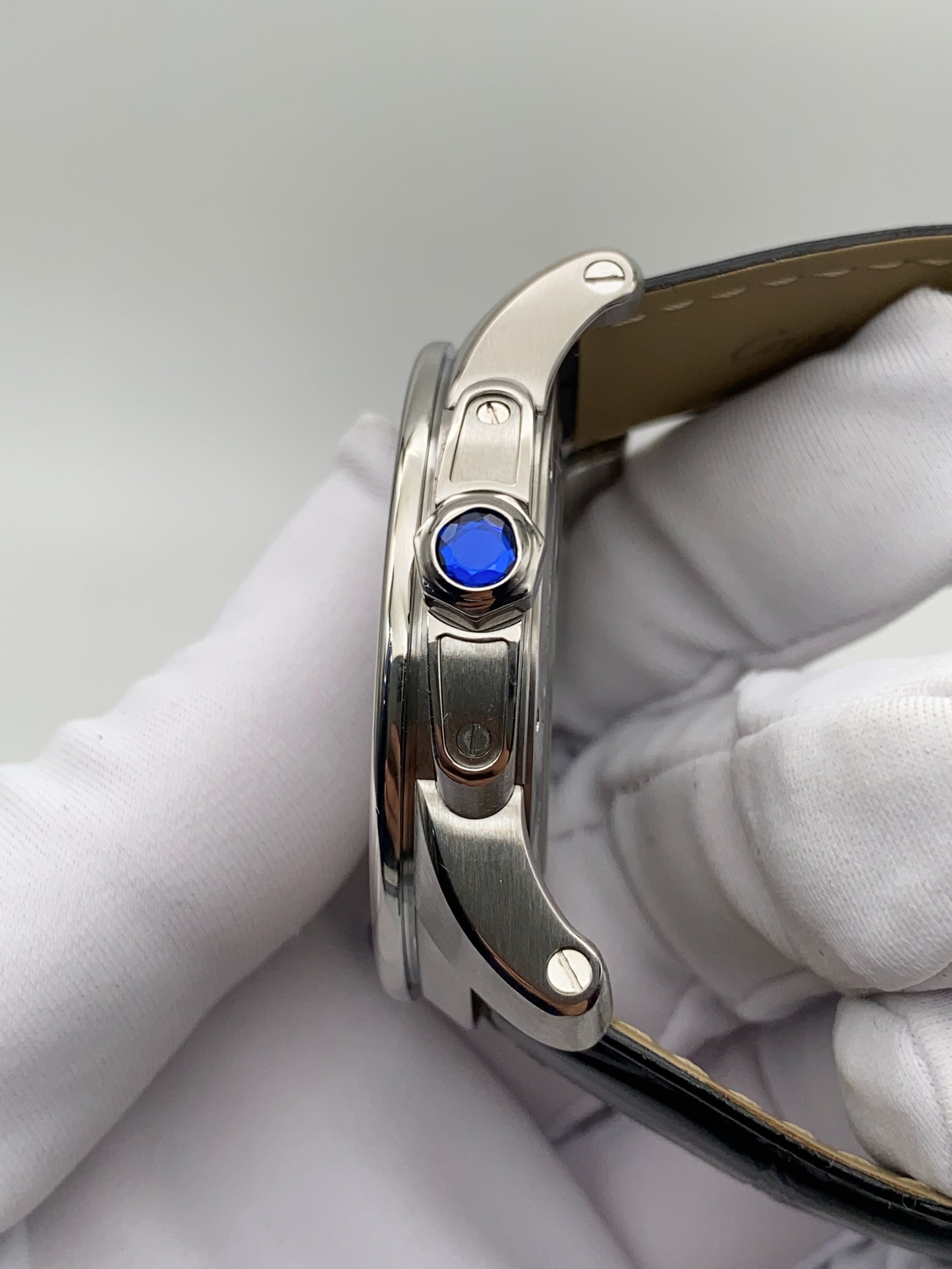 Cartier W7100037 detail 4