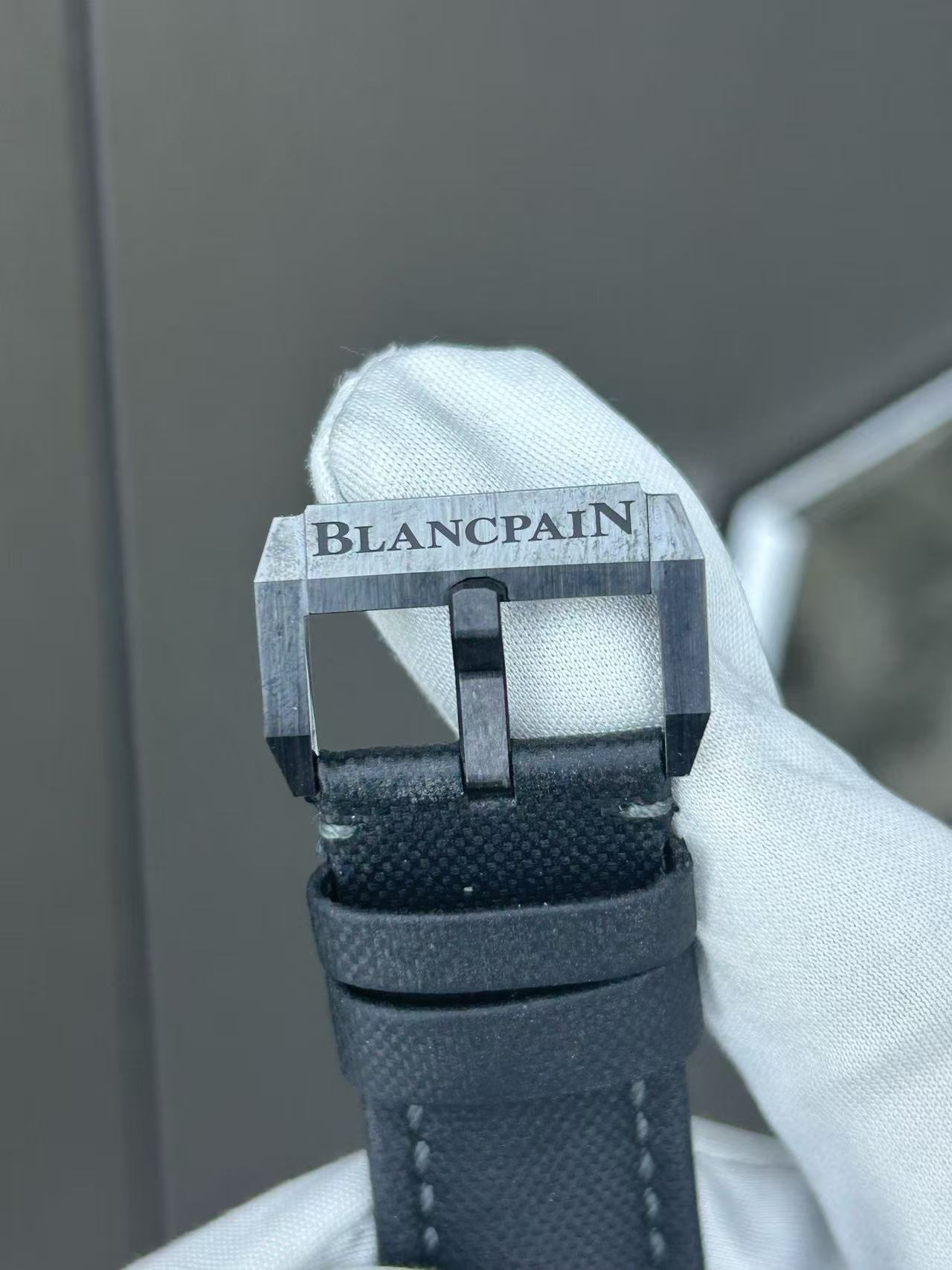Blancpain 5000-0130-B52A detail 4