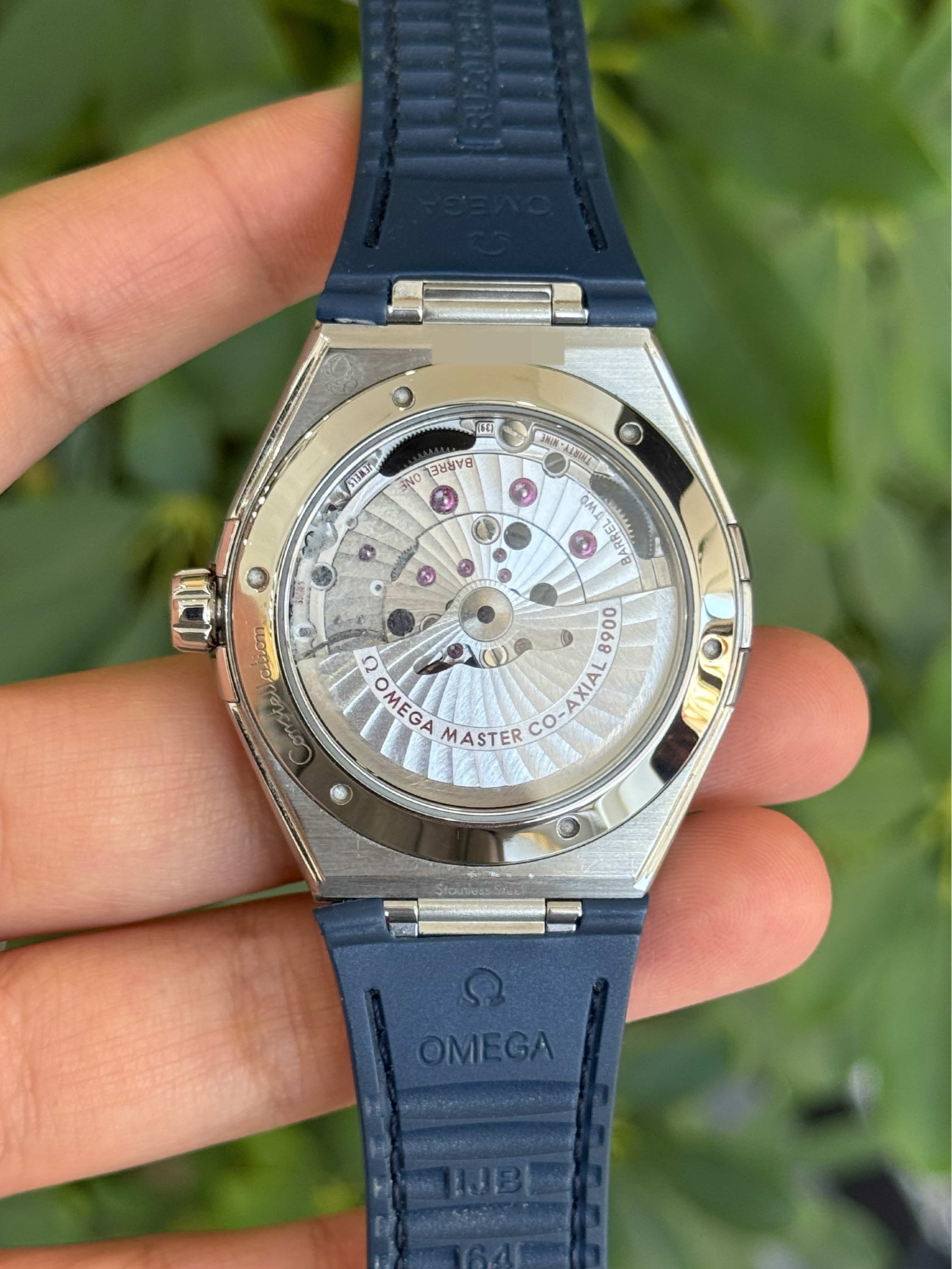 Omega 131.33.41.21.03.001 detail 5