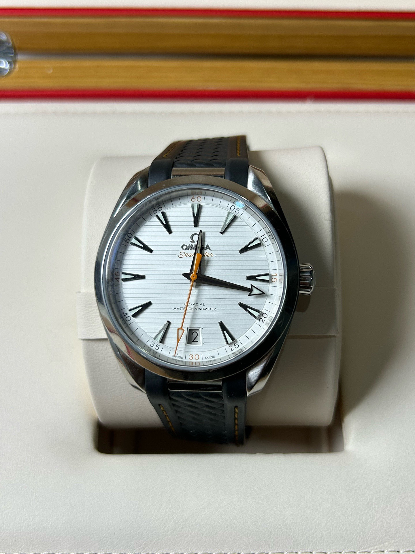 Omega 220.12.41.21.02.002