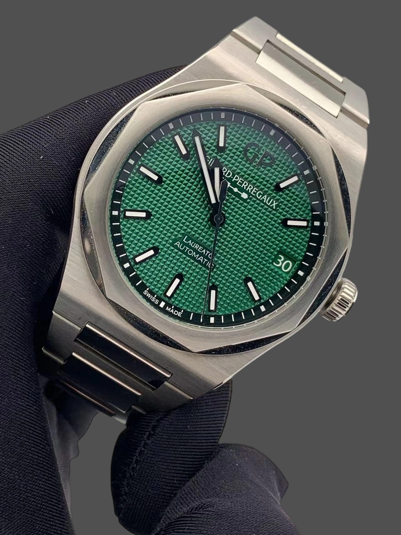 Girard Perregaux 81010-11-3153-1CM detail 5