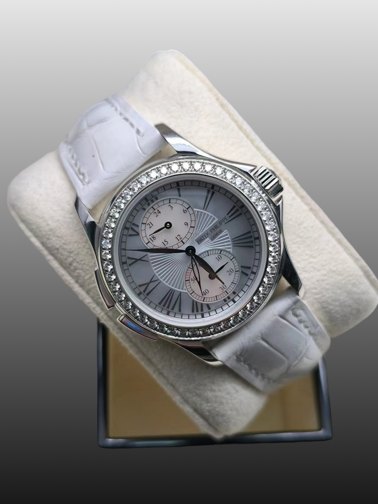 Patek Philippe 4934G-001 detail 1