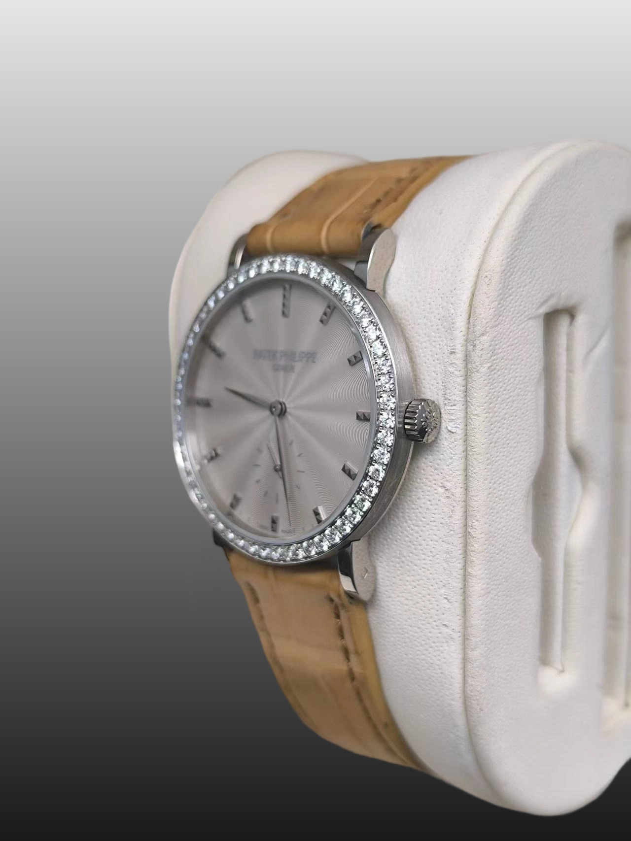 Patek Philippe 7120G-001 detail 2
