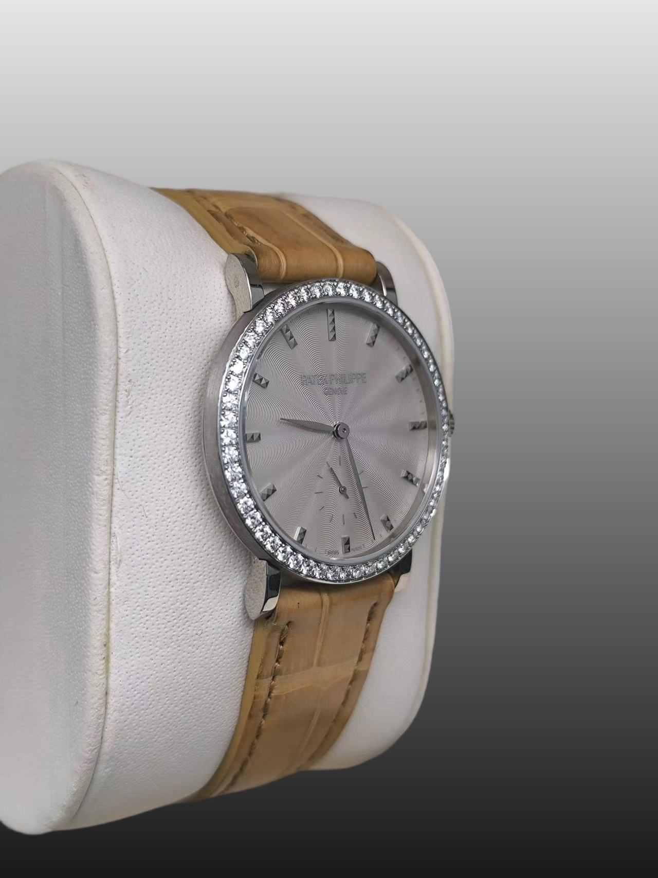 Patek Philippe 7120G-001 detail 3
