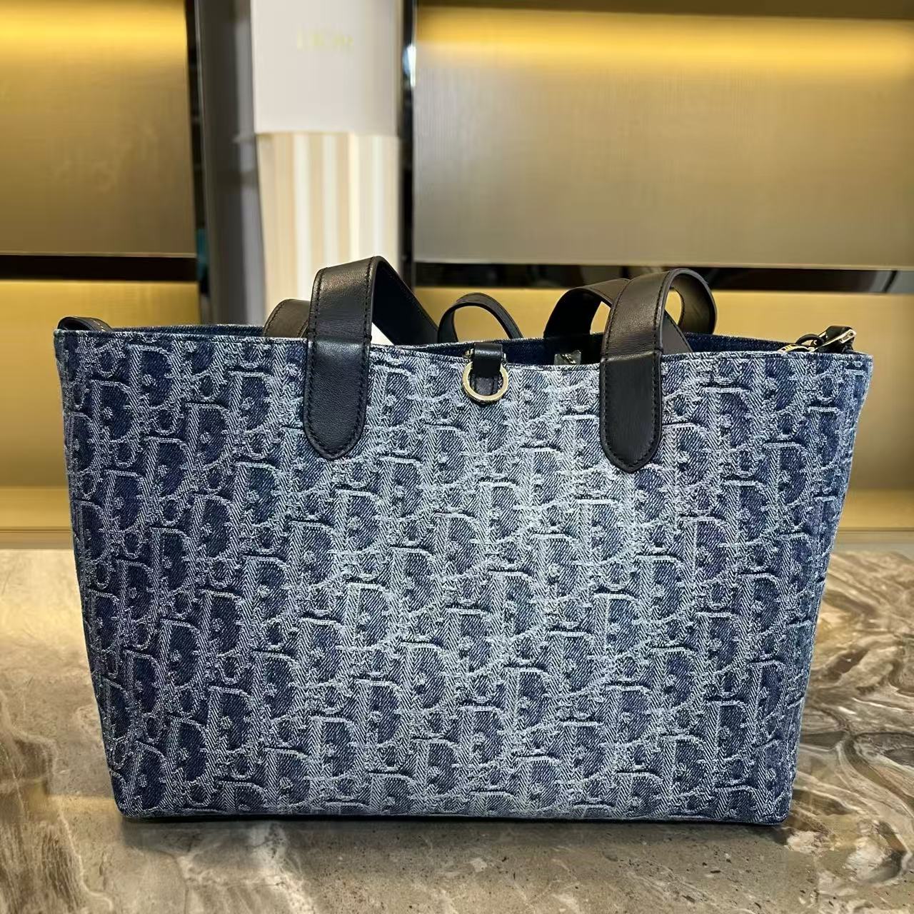 Dior M2821ODCE_M49E detail 3