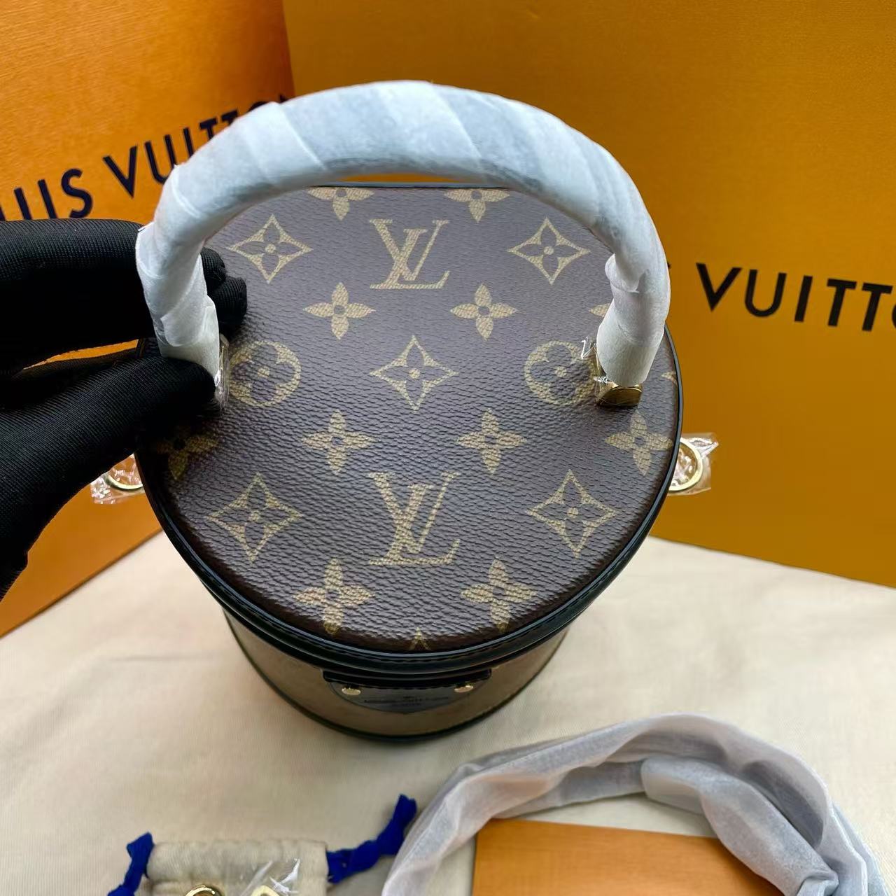 Louis Moinet M43986 detail 2