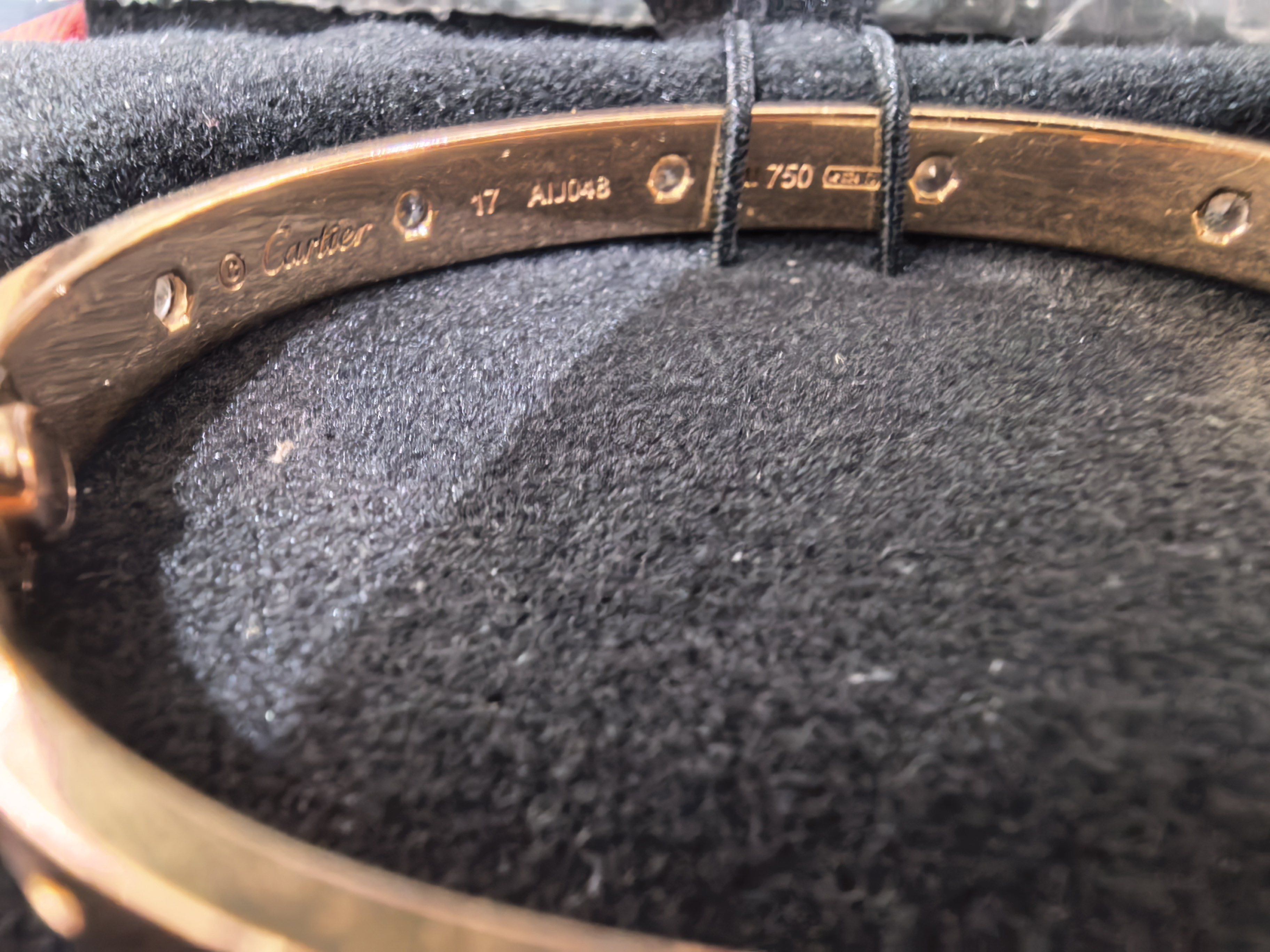 Cartier B6070217 detail 2