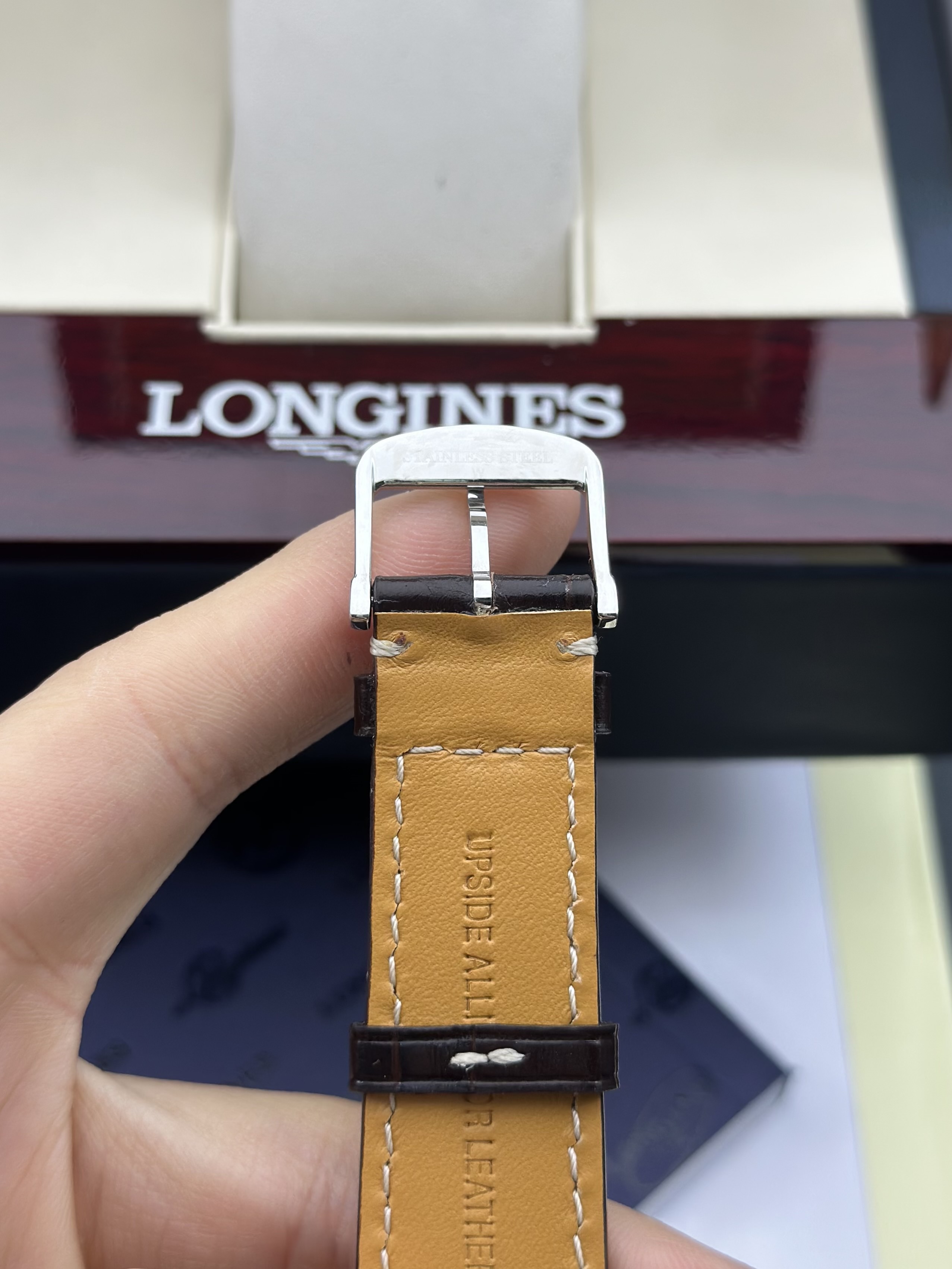 Longines L2.733.4.72.2 detail 5