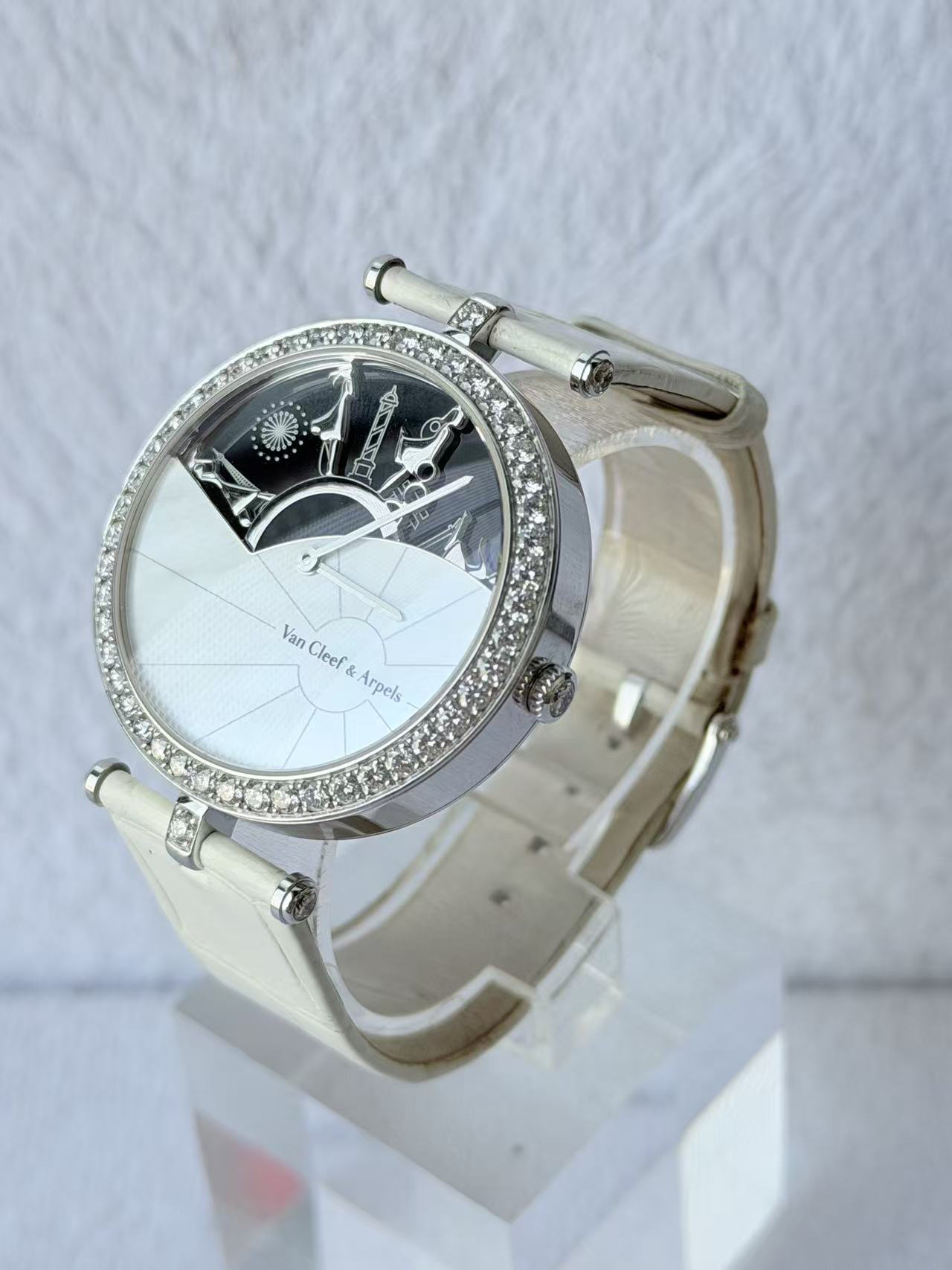 Van Cleef & Arpels VCARO3ZB00 detail 1