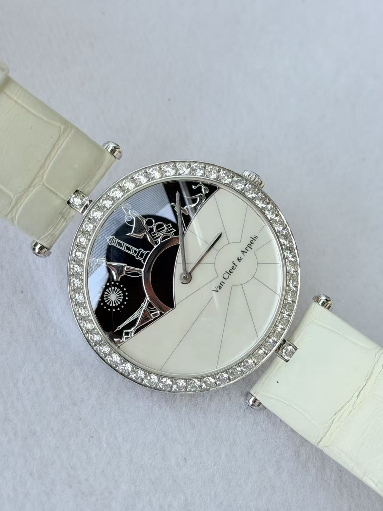 Van Cleef & Arpels VCARO3ZB00 detail 3
