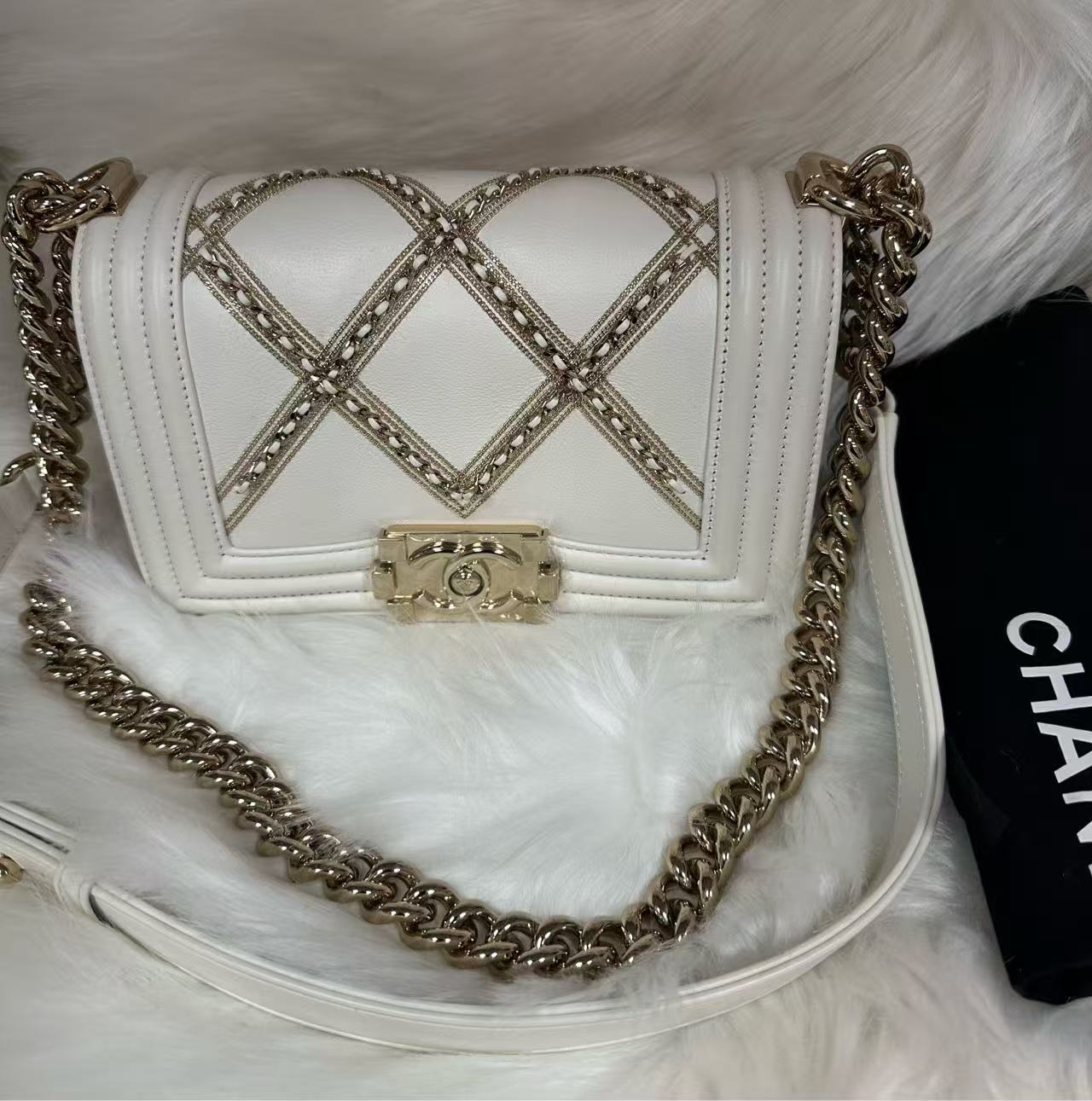Chanel detail 1