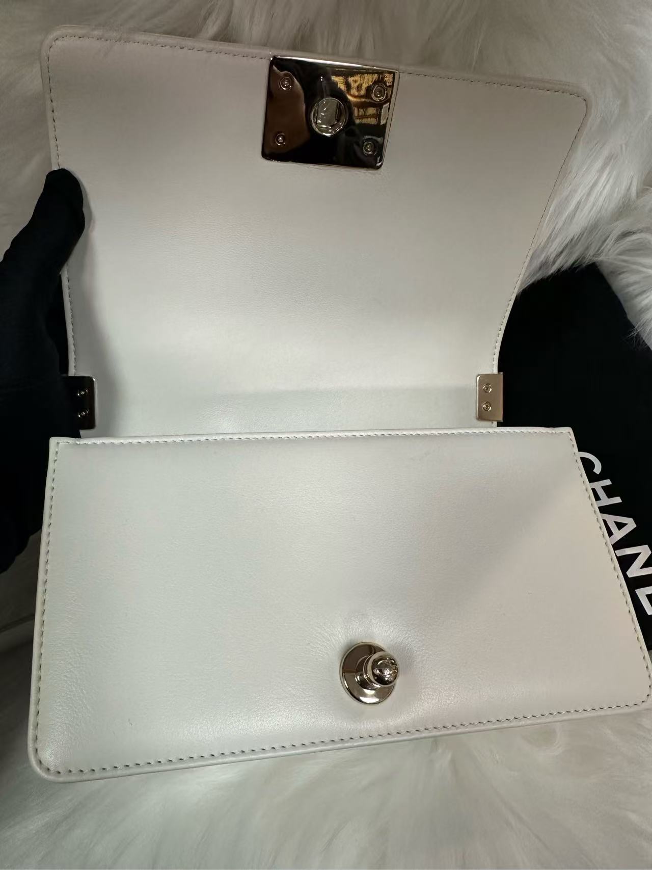 Chanel detail 6