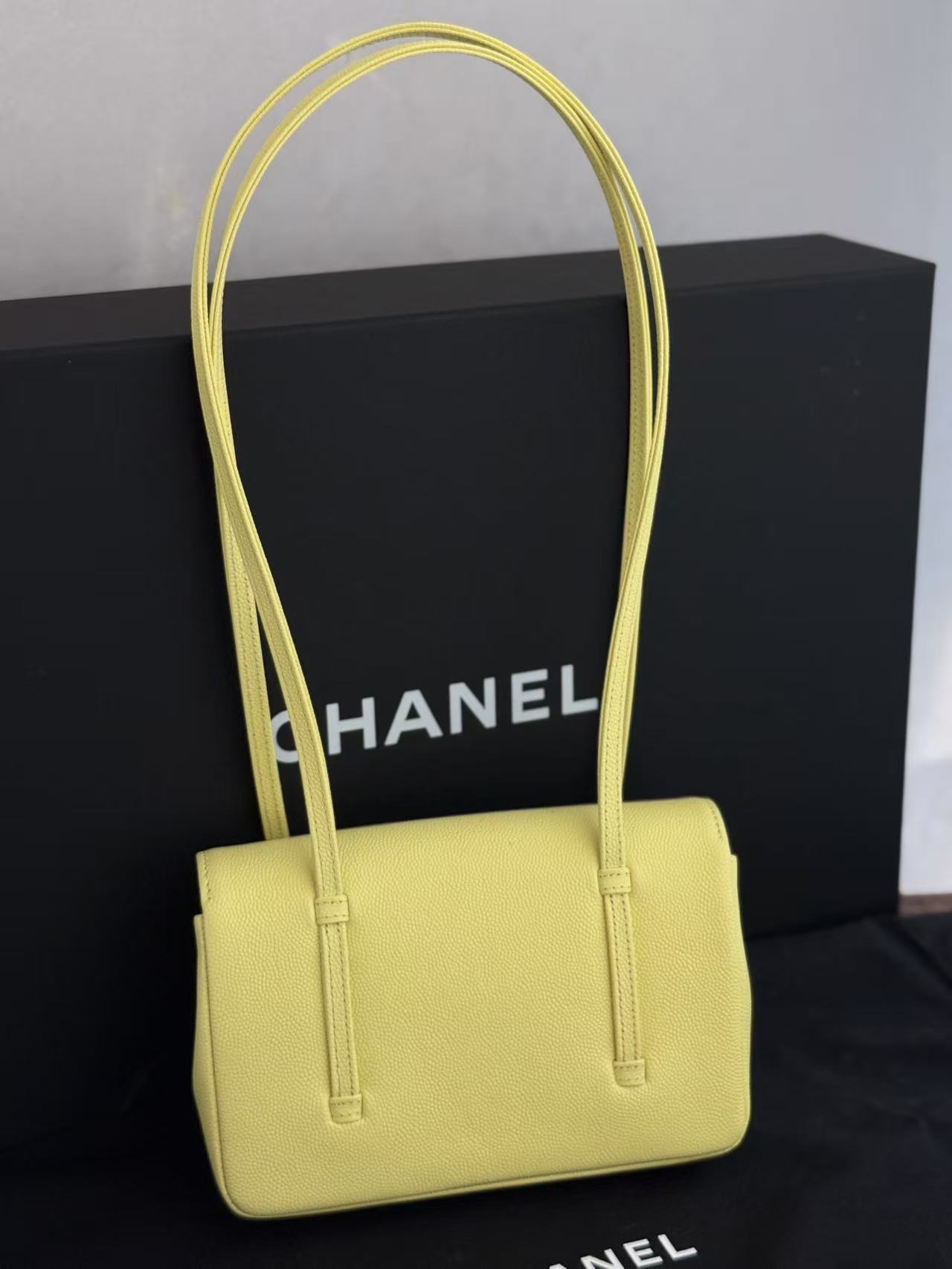 Chanel detail 1