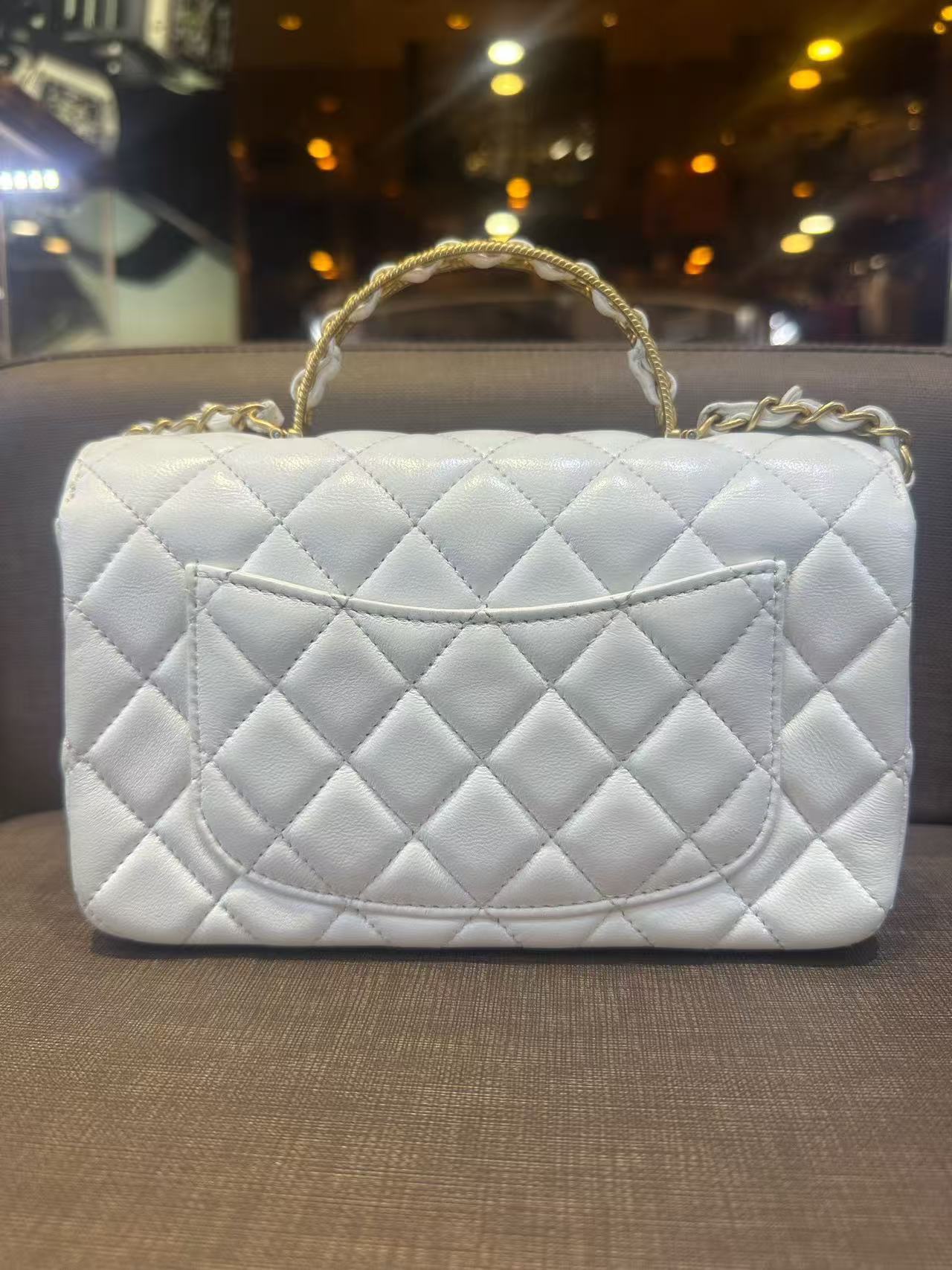 Chanel detail 1