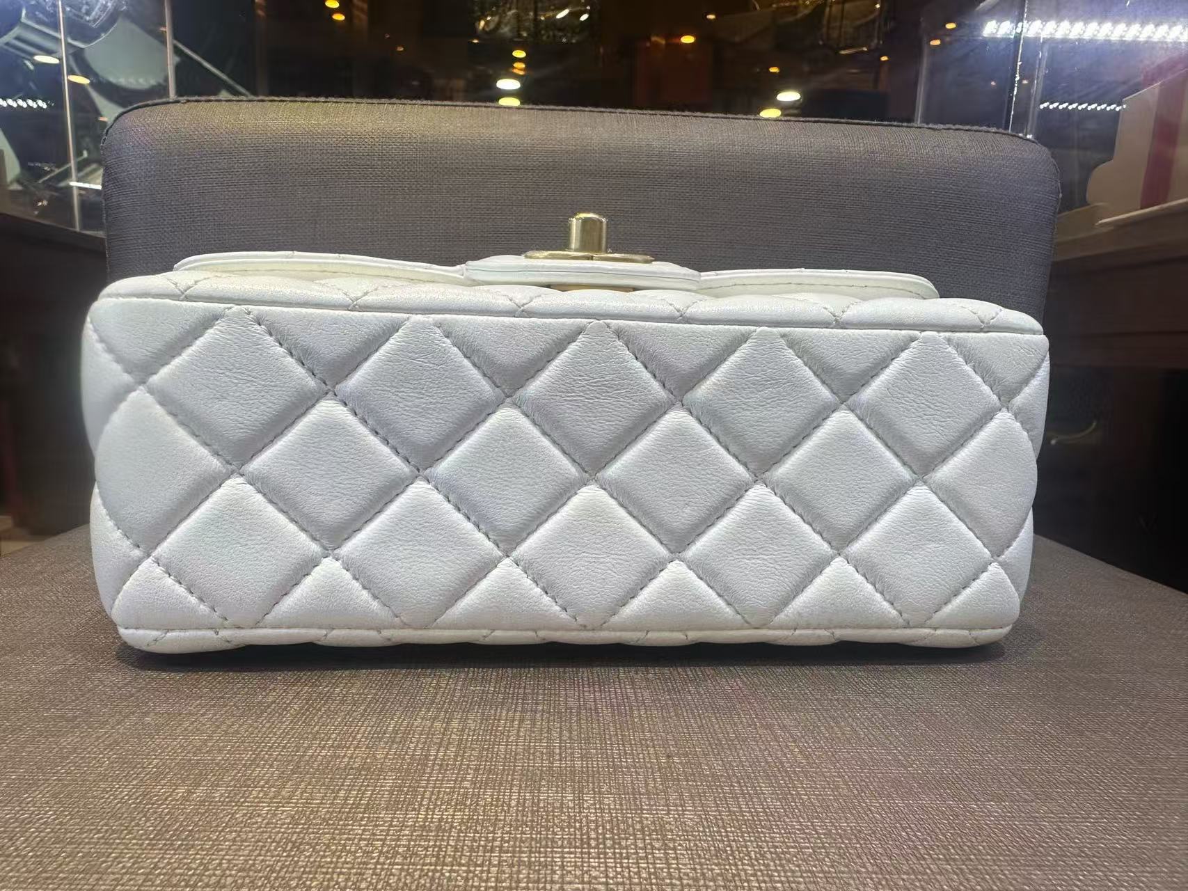 Chanel detail 2