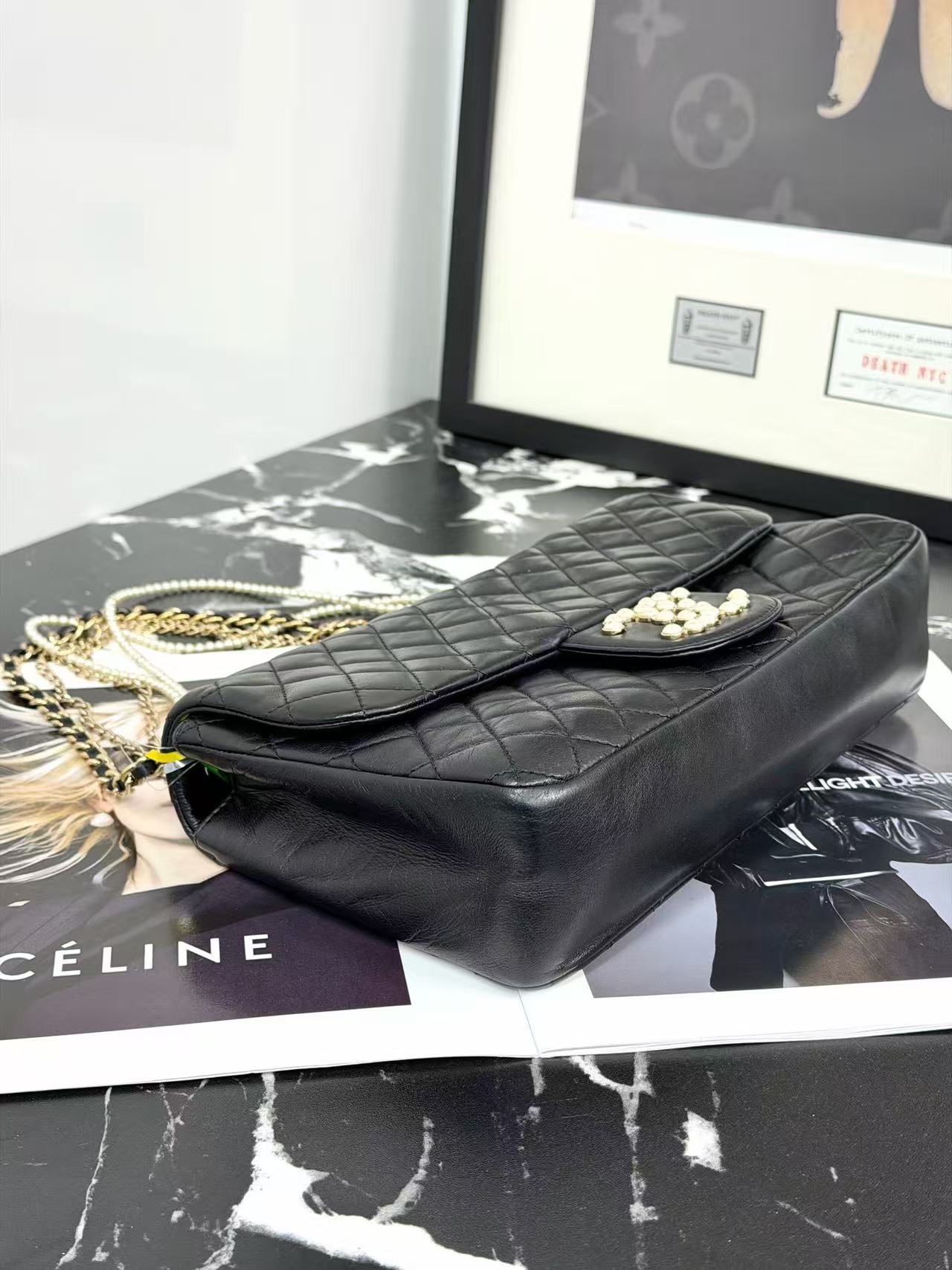 Chanel detail 1