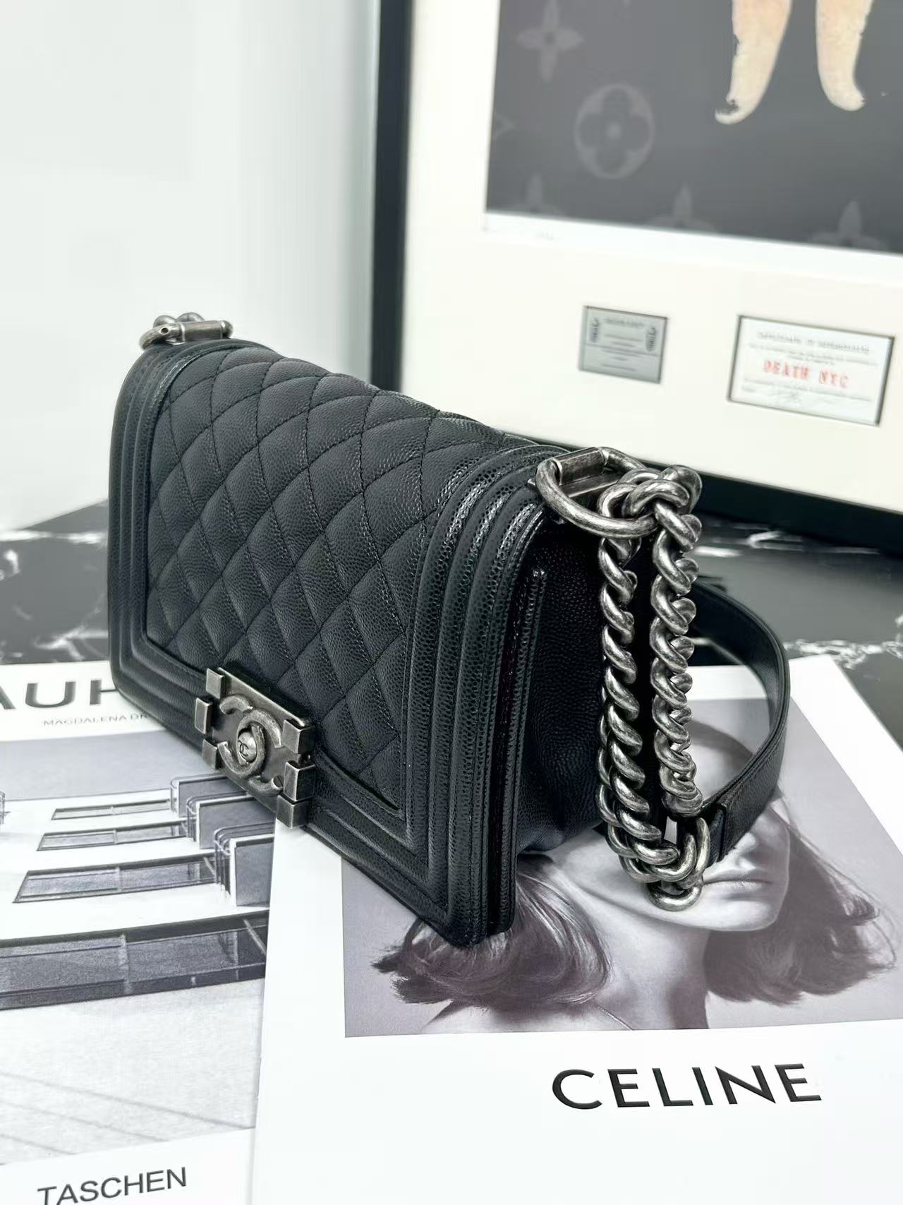 Chanel detail 1