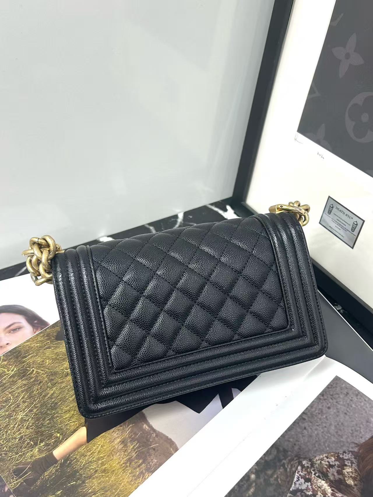 Chanel detail 2