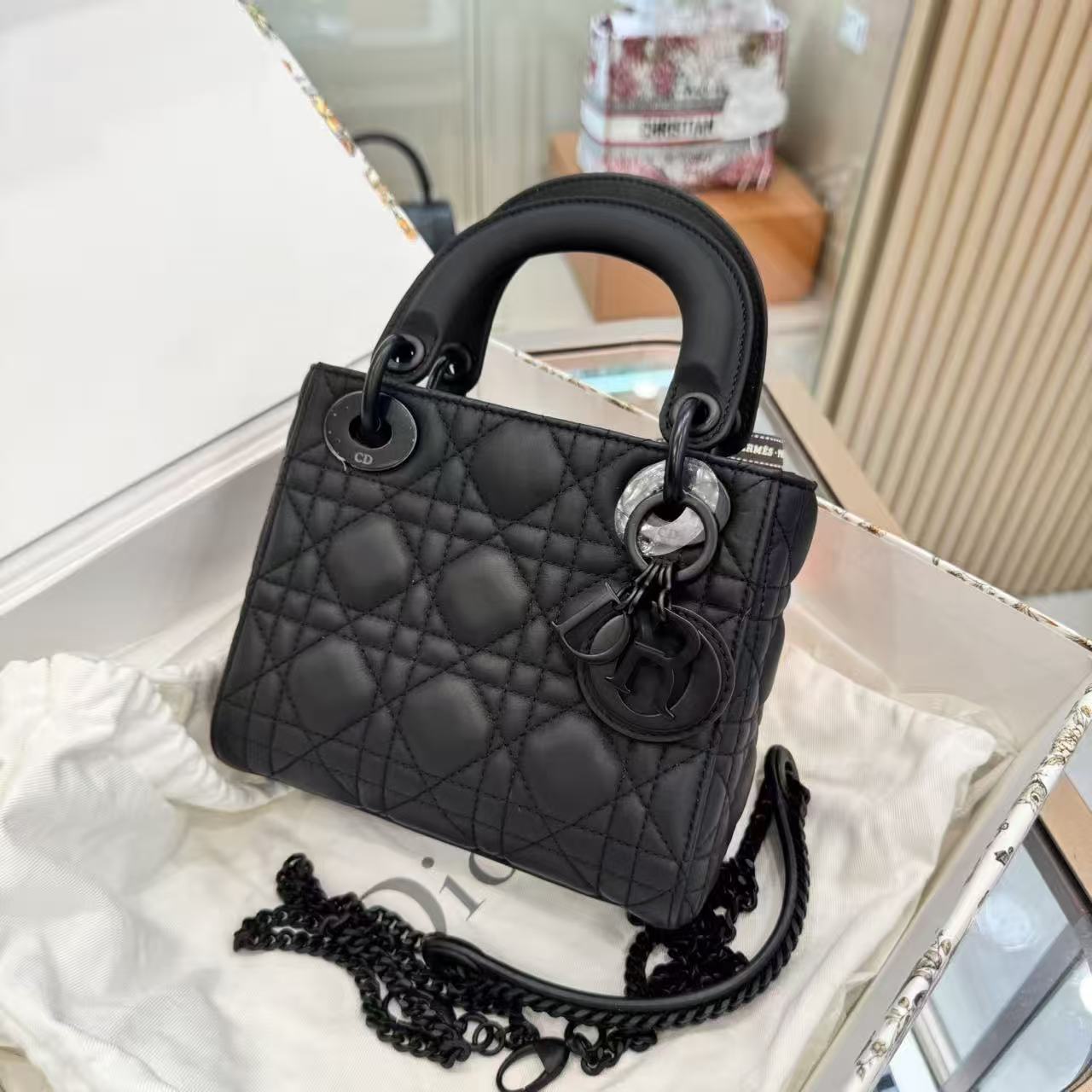 Dior