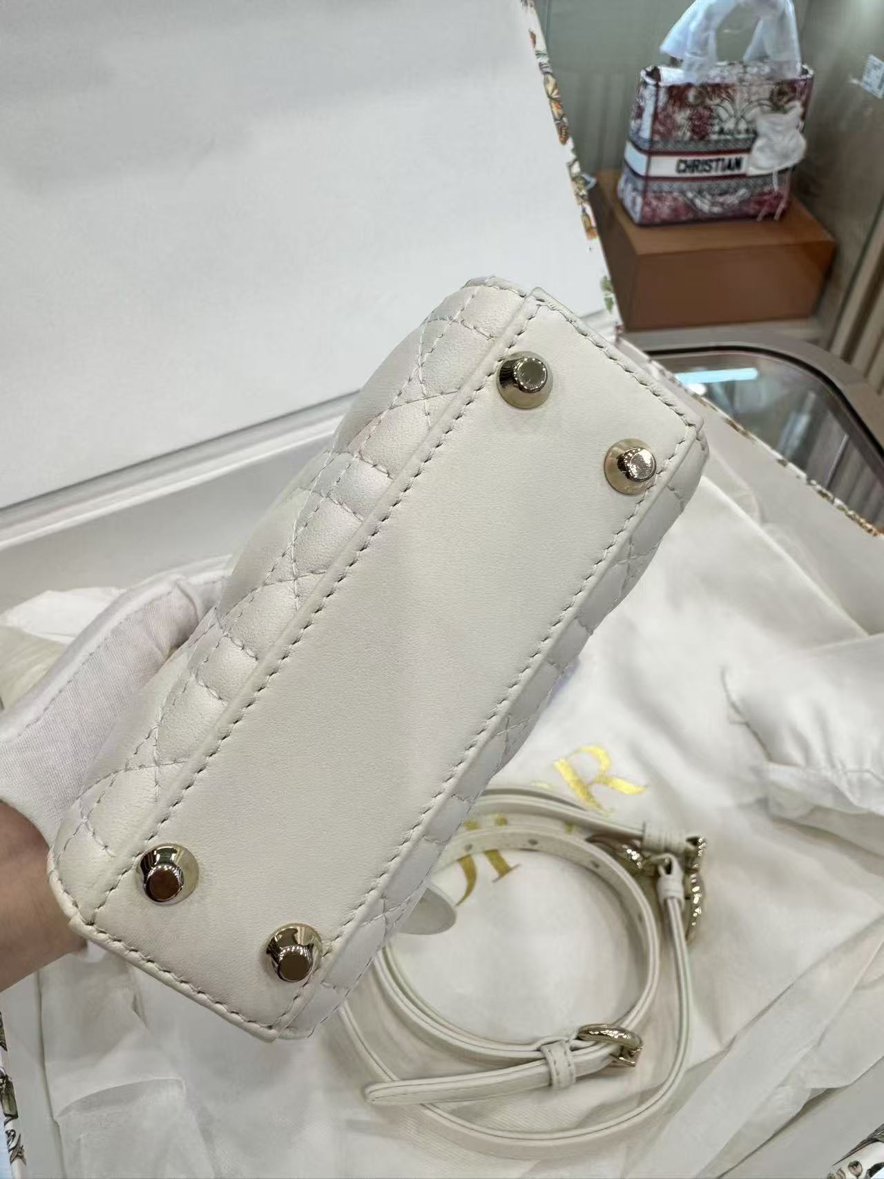 Dior detail 2