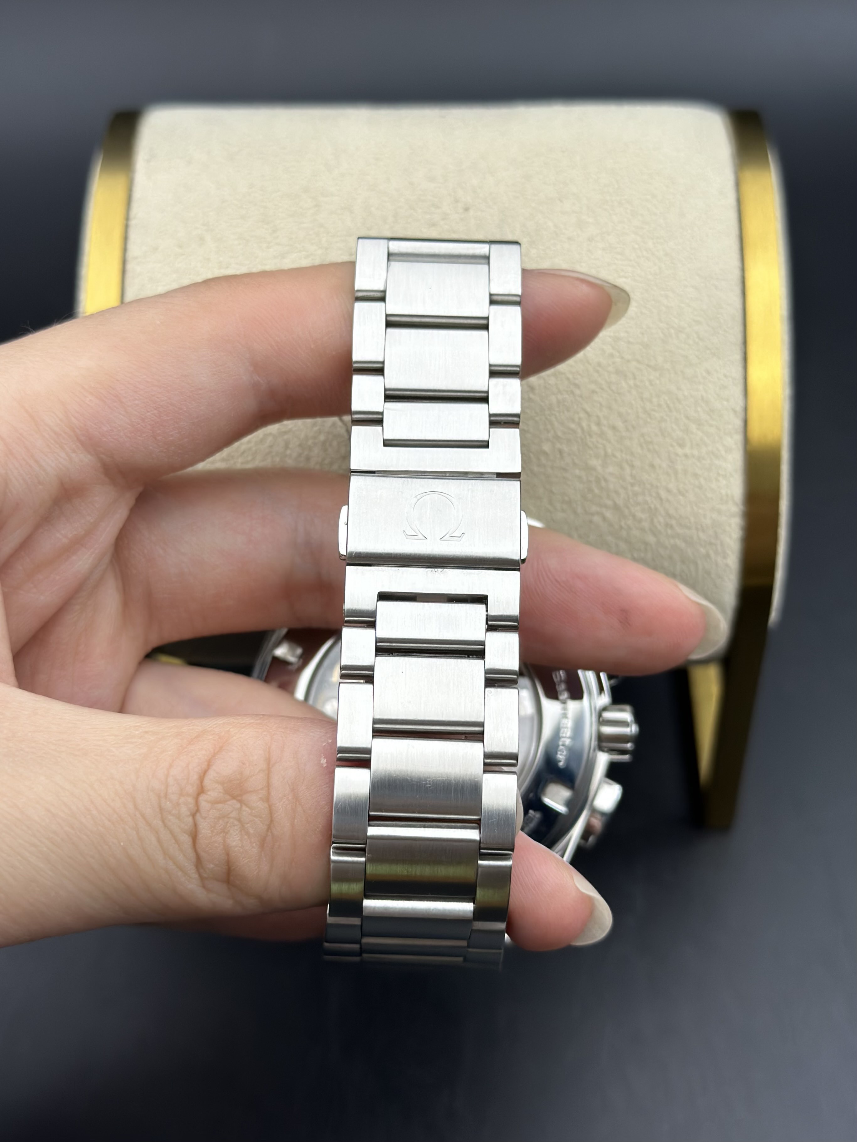 Omega 231.10.44.50.06.001 detail 4