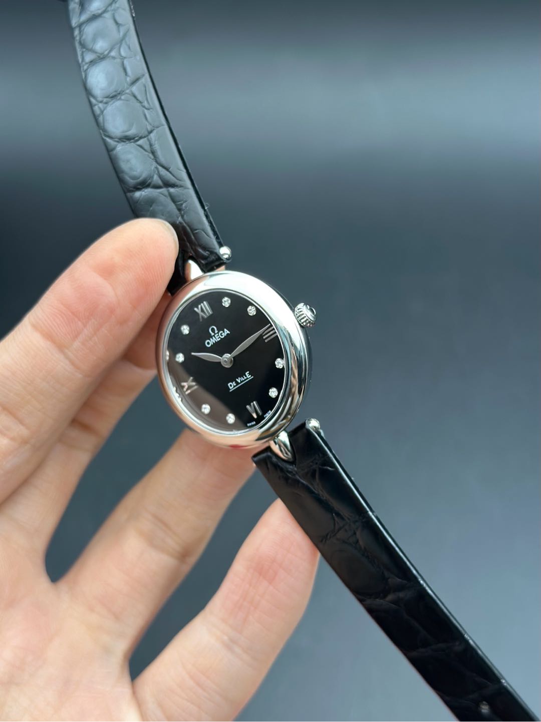 Omega 424.13.27.60.51.001 detail 2
