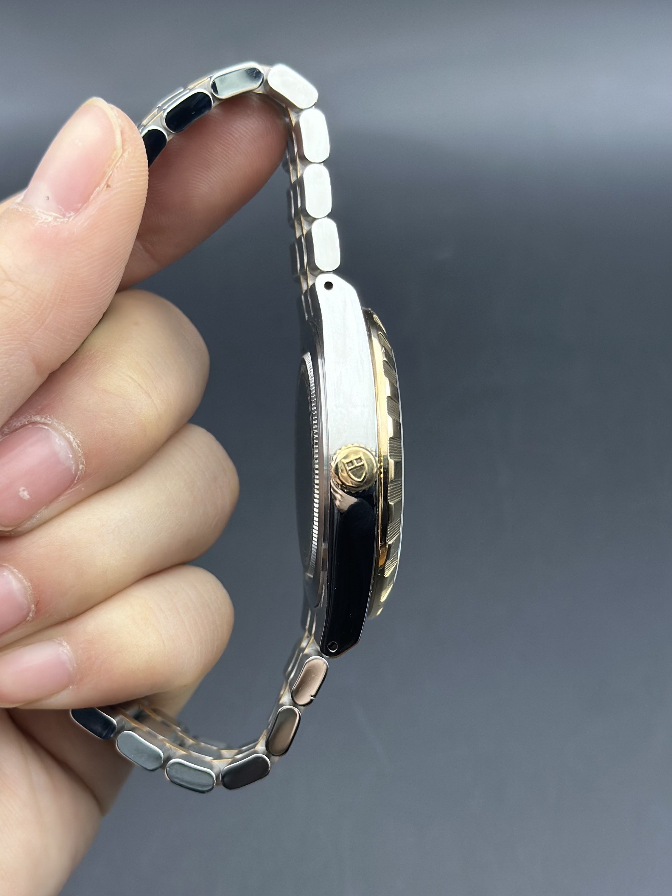 Tudor M28603-0002 detail 3