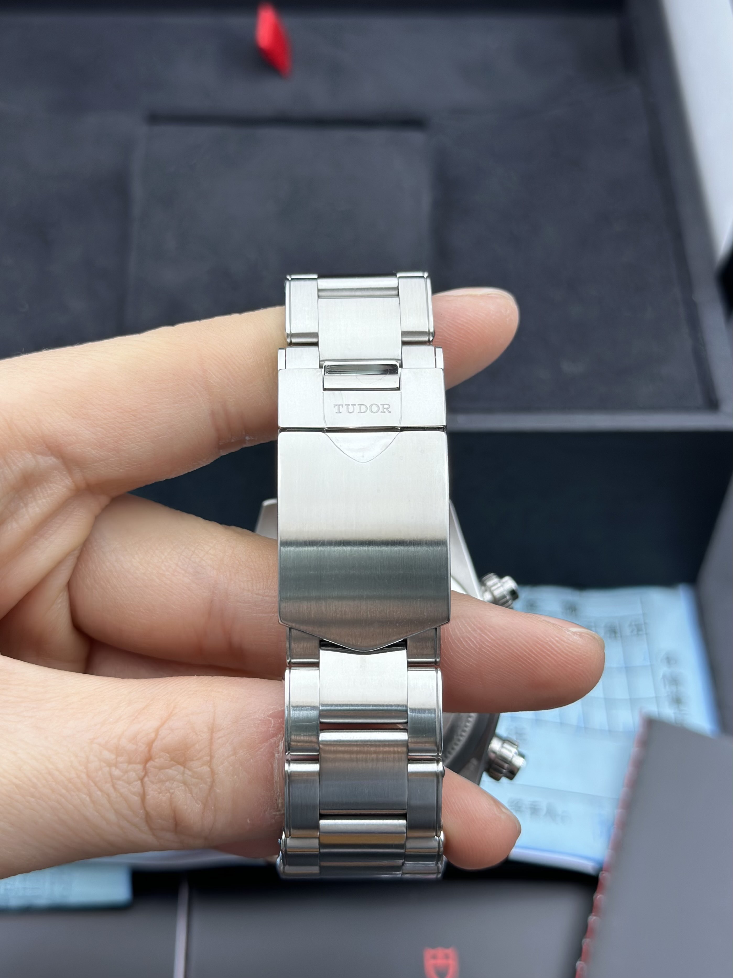 Tudor M79360N-0012 detail 4