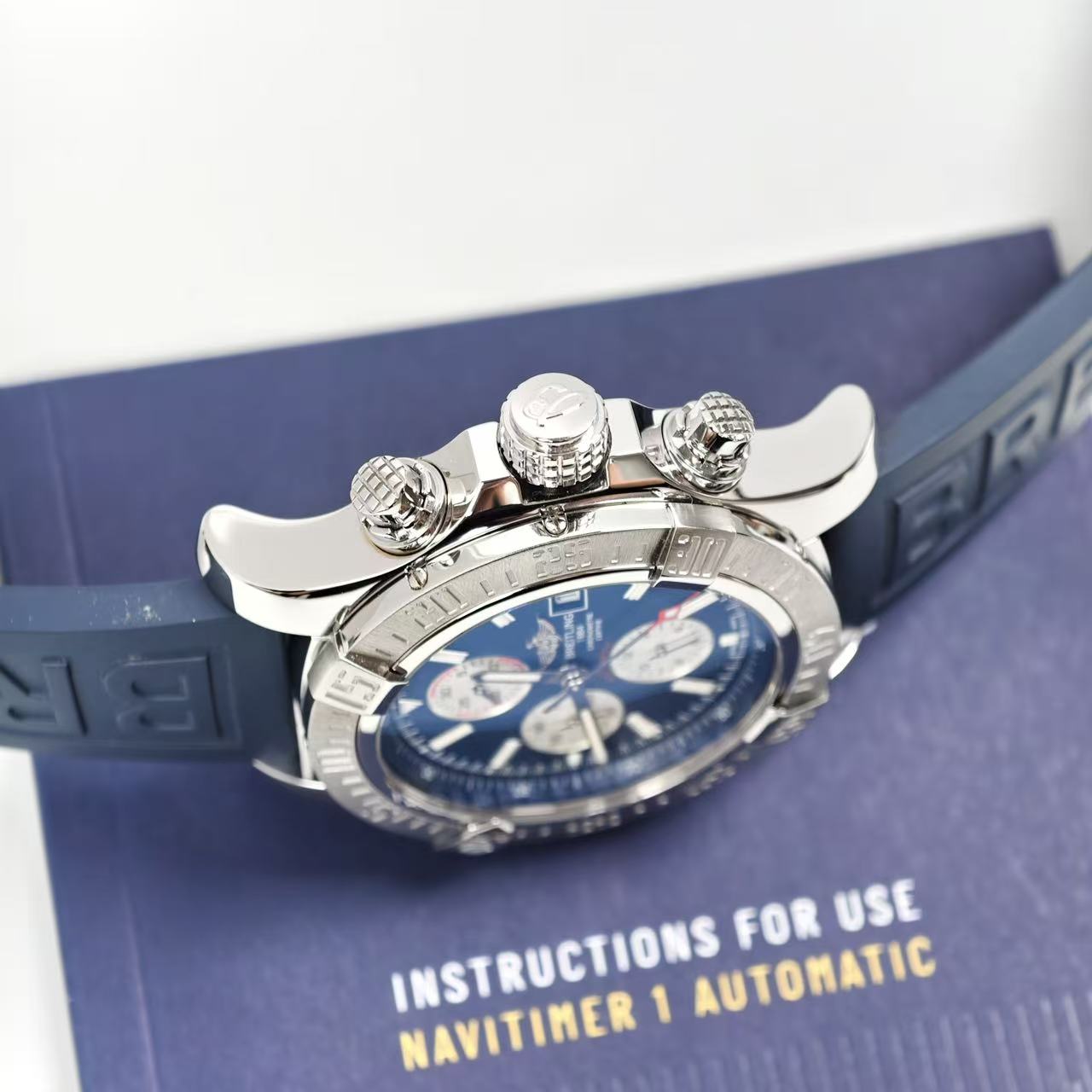 Breitling A13371111C1S2 detail 1