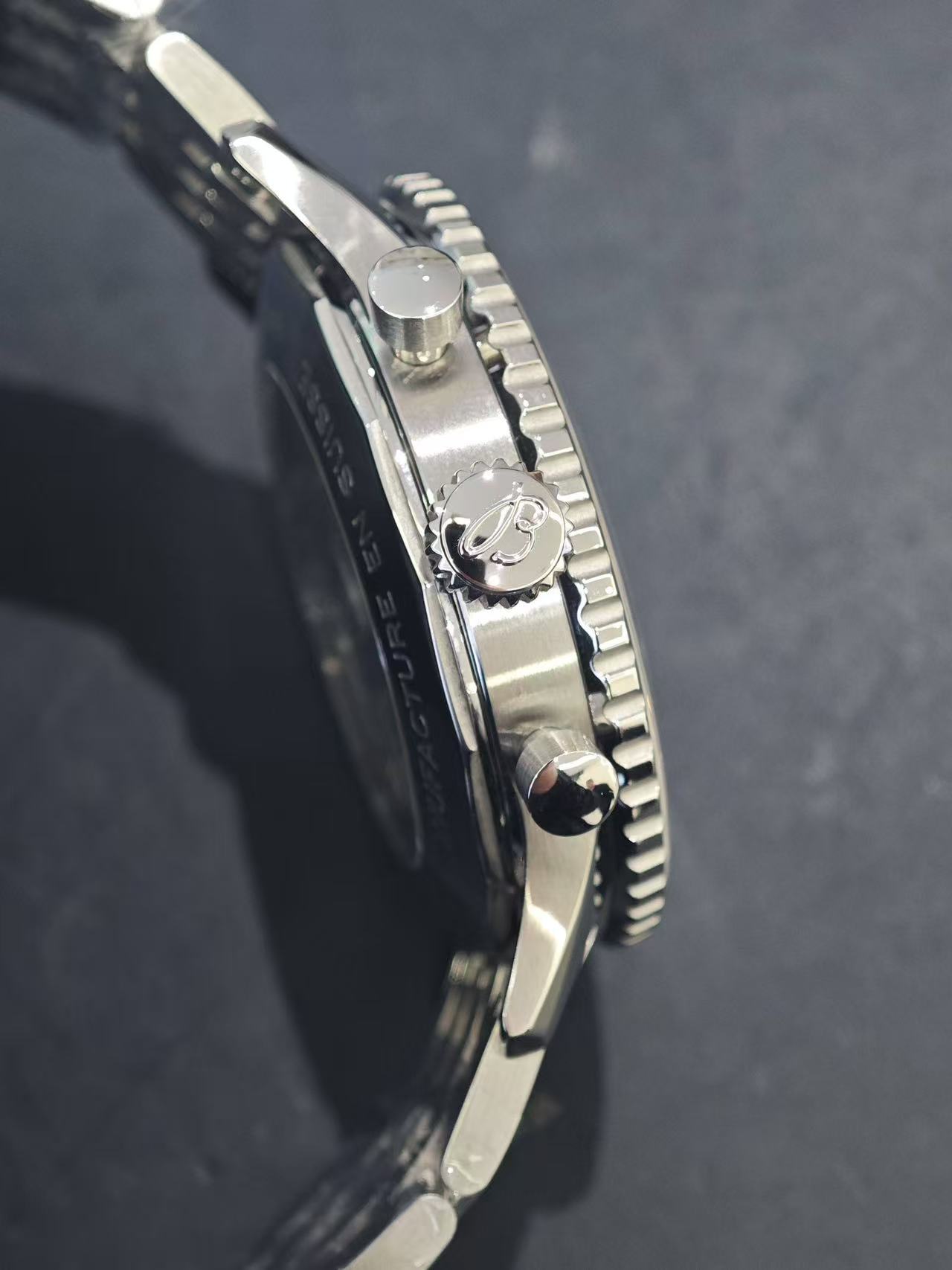 Breitling AB0137211C1A1 detail 4