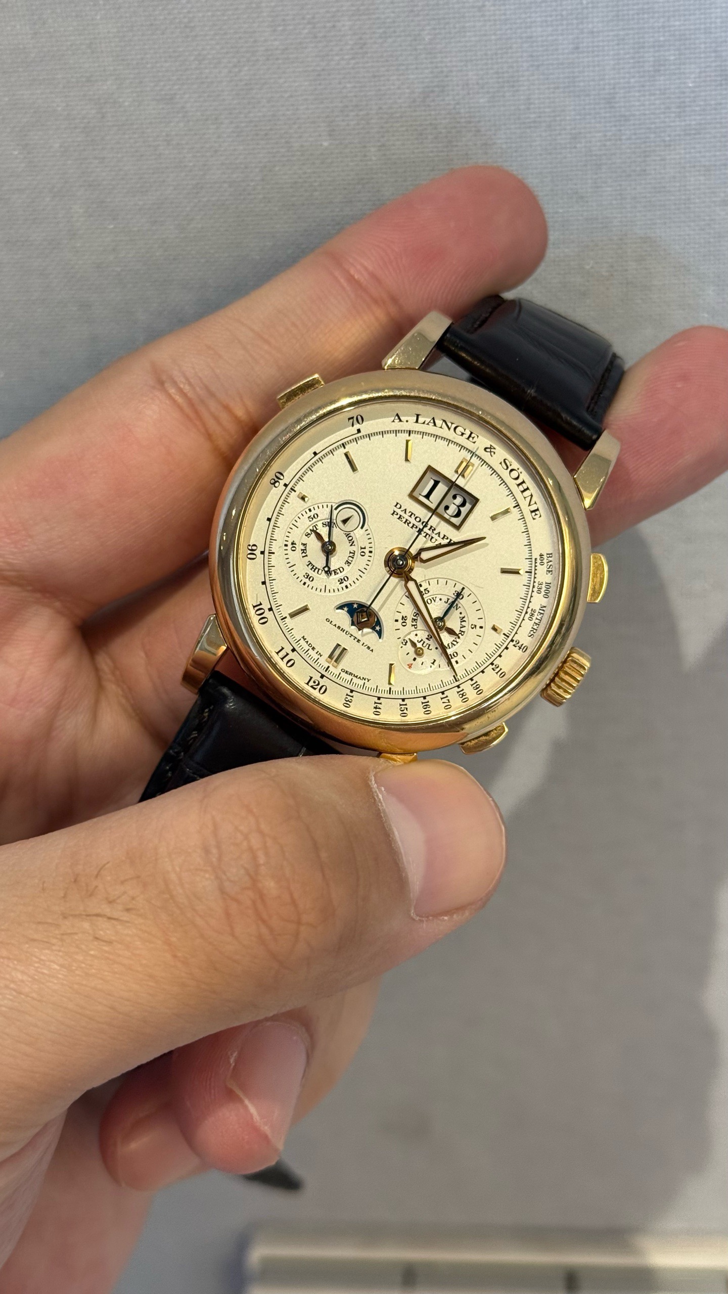 A. Lange & S&ouml;hne 410.032 detail 1