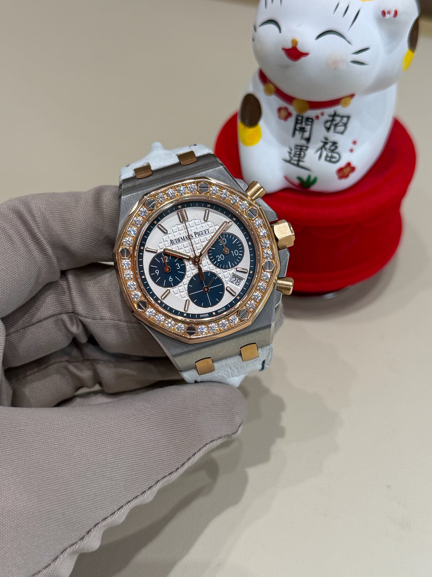 Audemars Piguet 26234SR.ZZ.D202CR.01 detail 1
