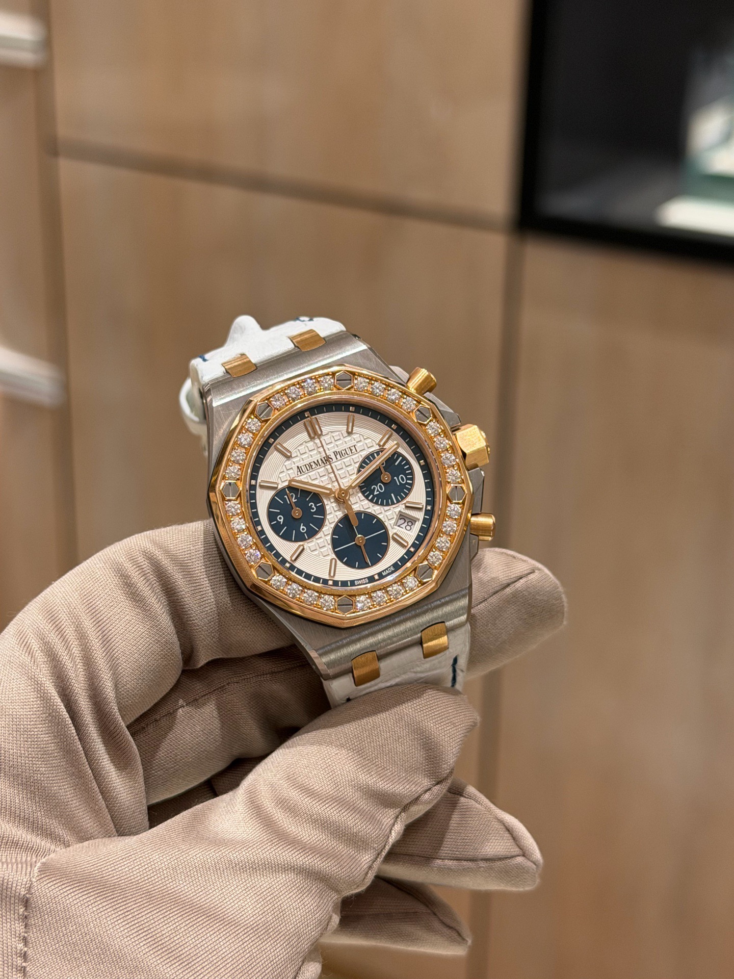 Audemars Piguet 26234SR.ZZ.D202CR.01 detail 4